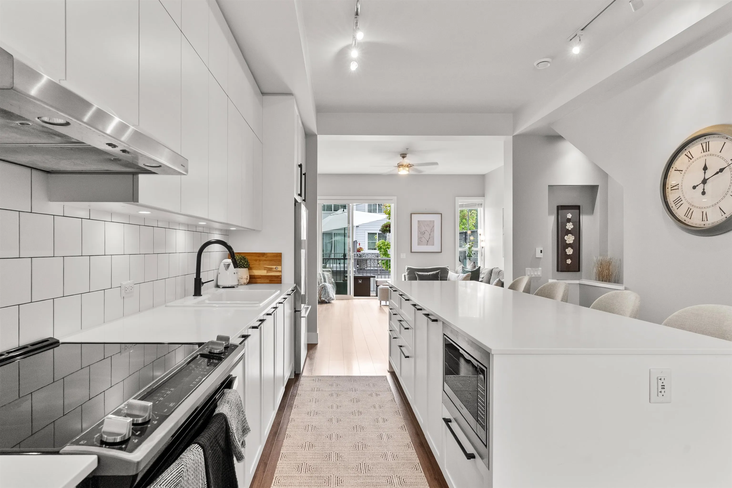 58 4638 Orca Way