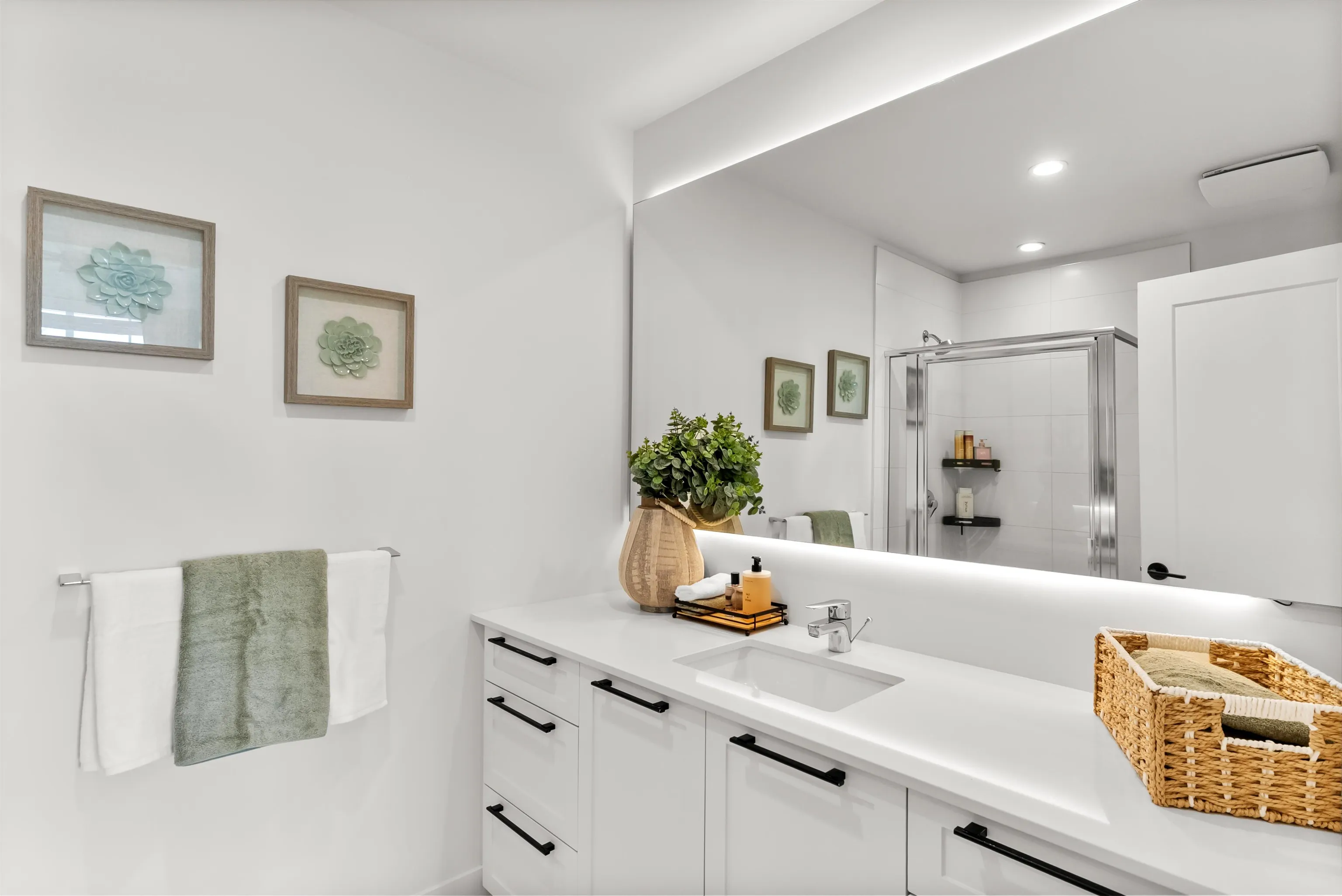 58 4638 Orca Way