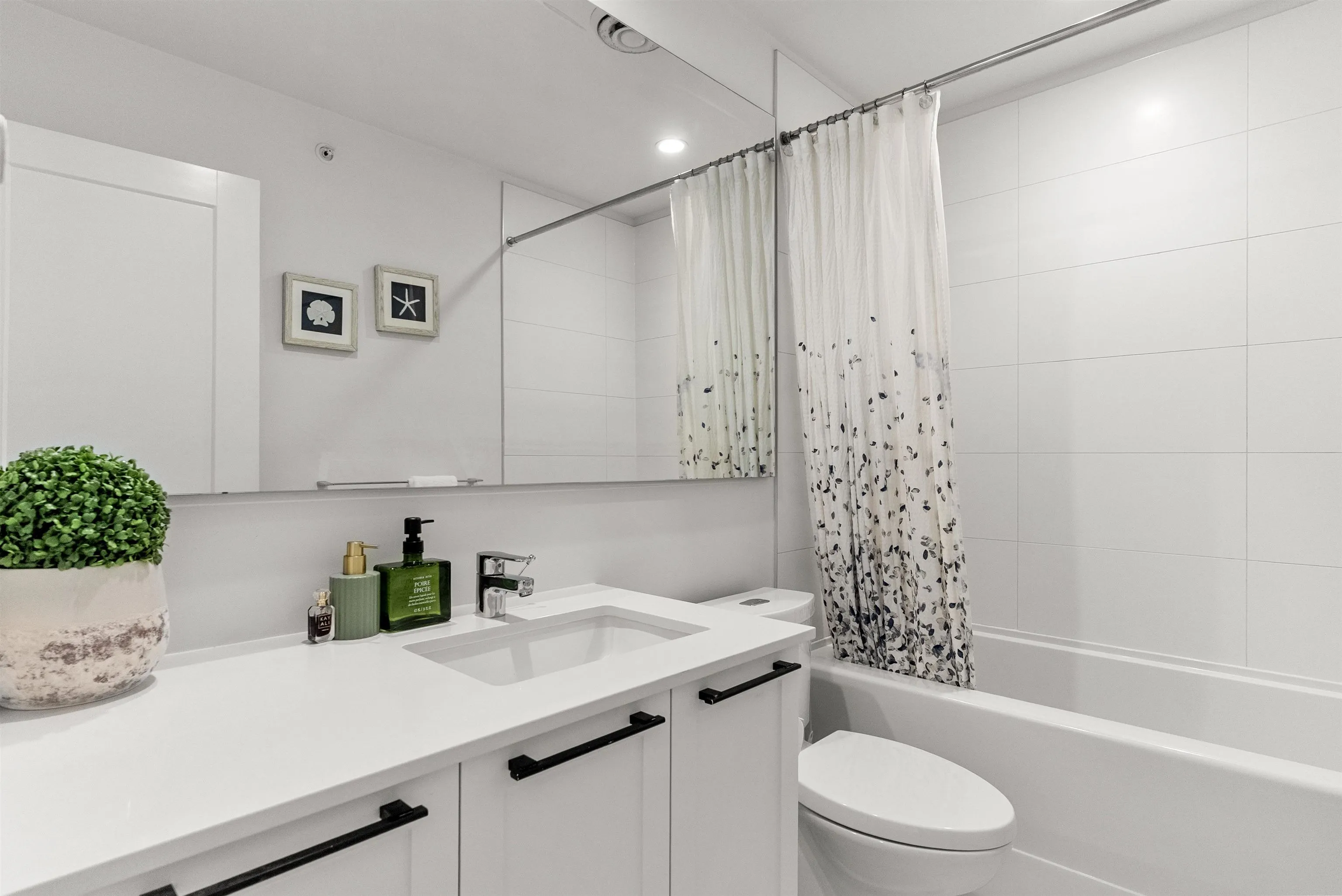 58 4638 Orca Way