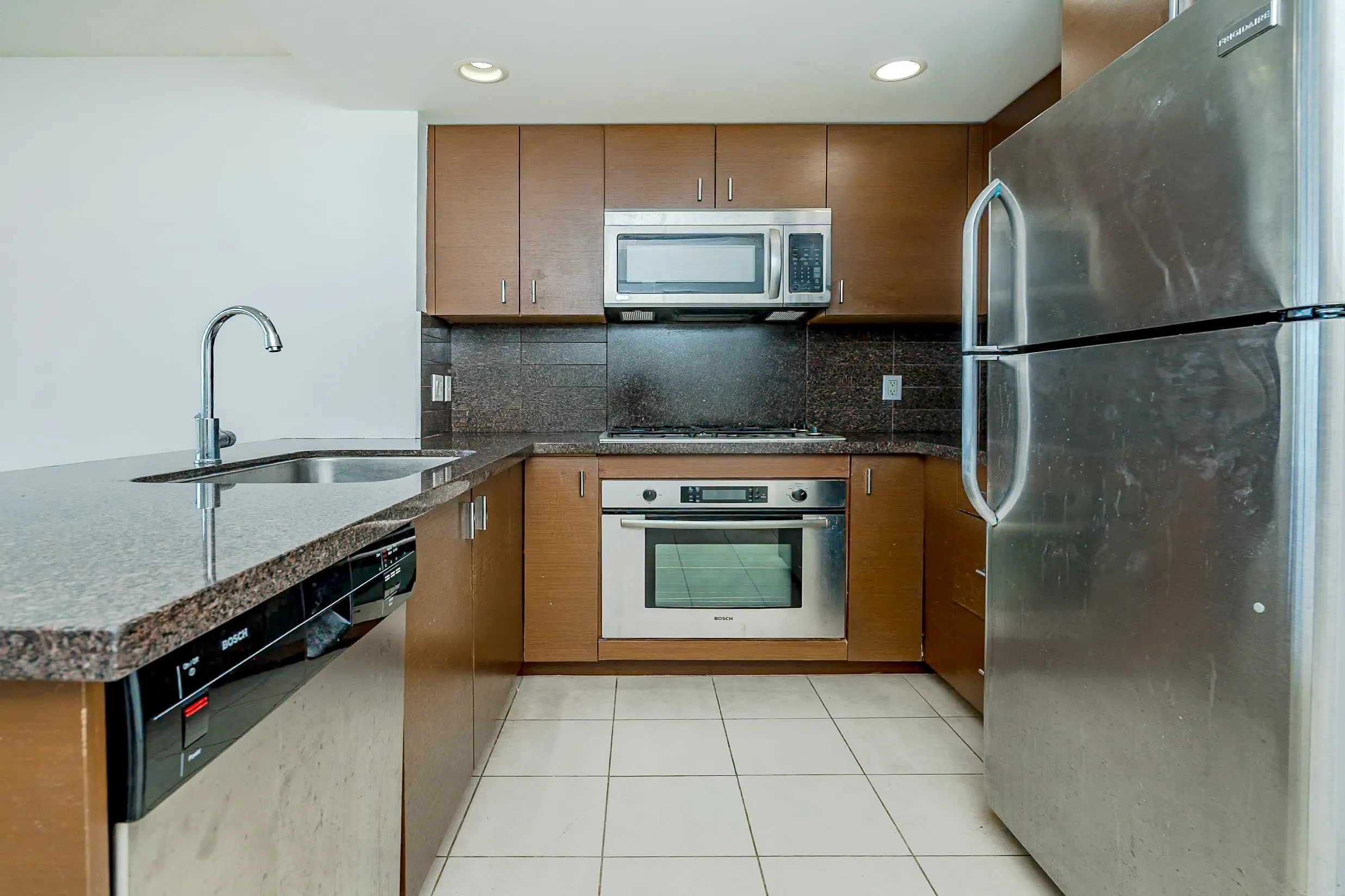 1502 9188 Cook Road