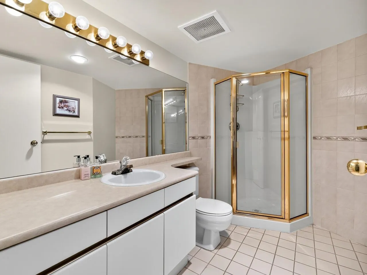 807 8 Laguna Court