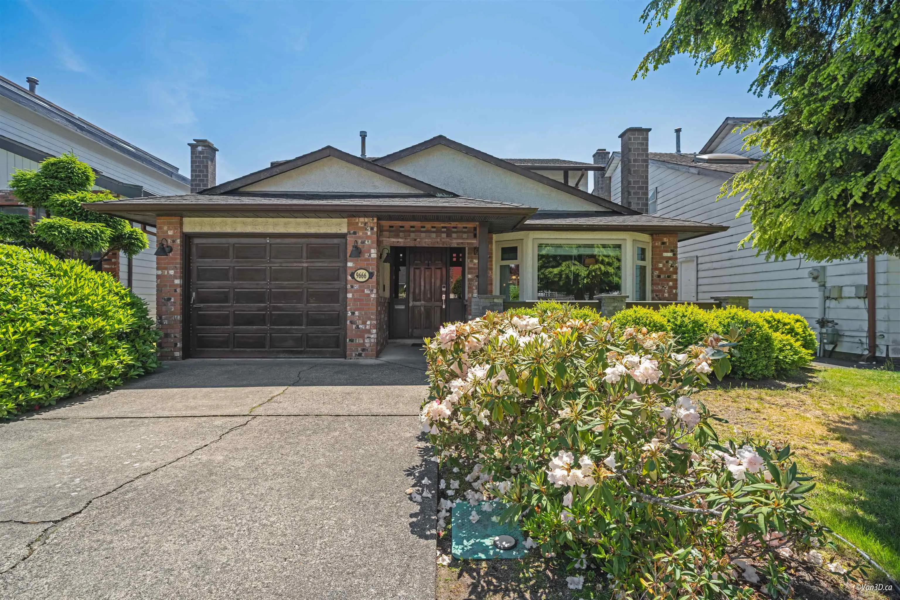 9666 Ashwood Drive