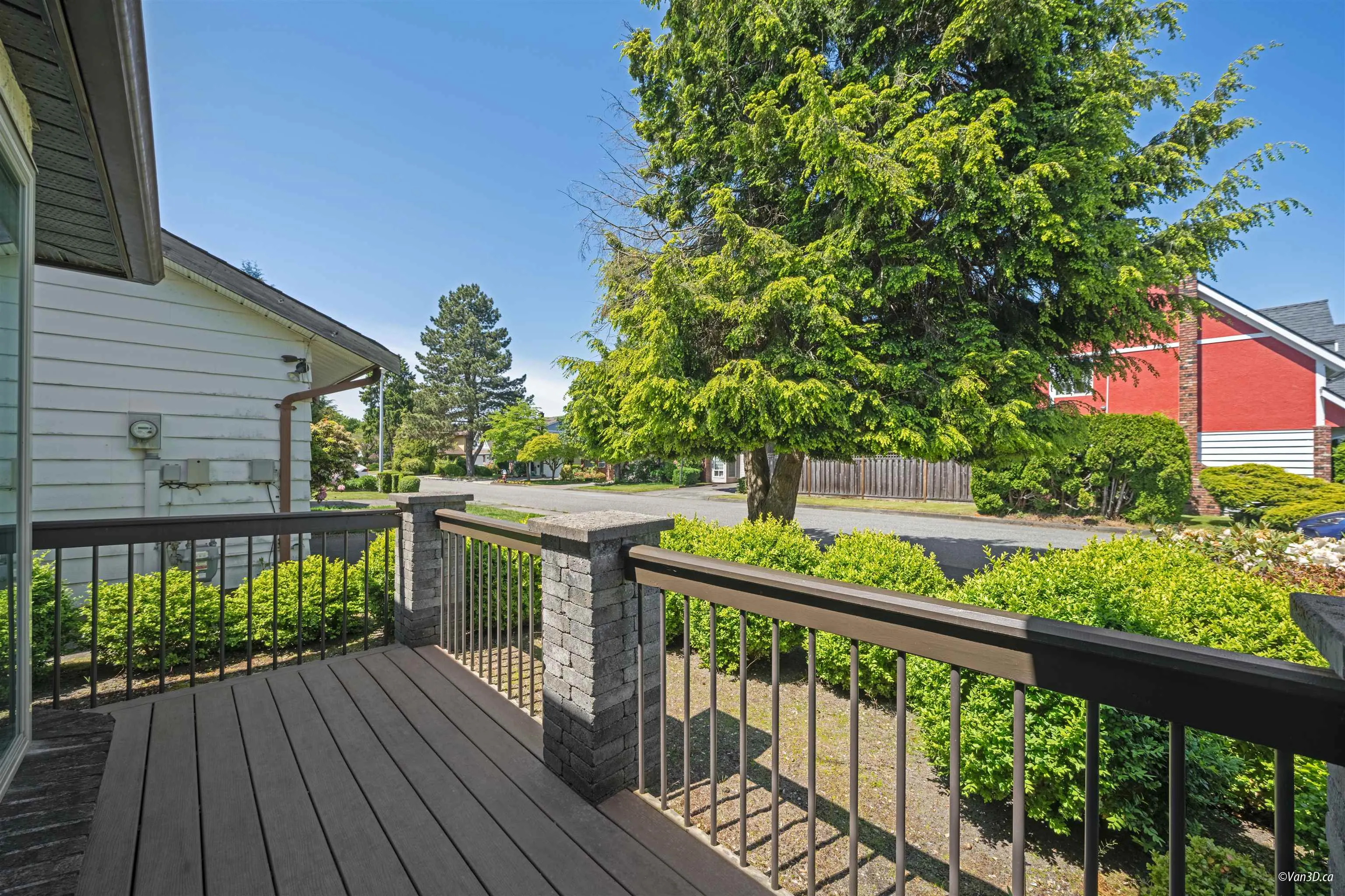 9666 Ashwood Drive