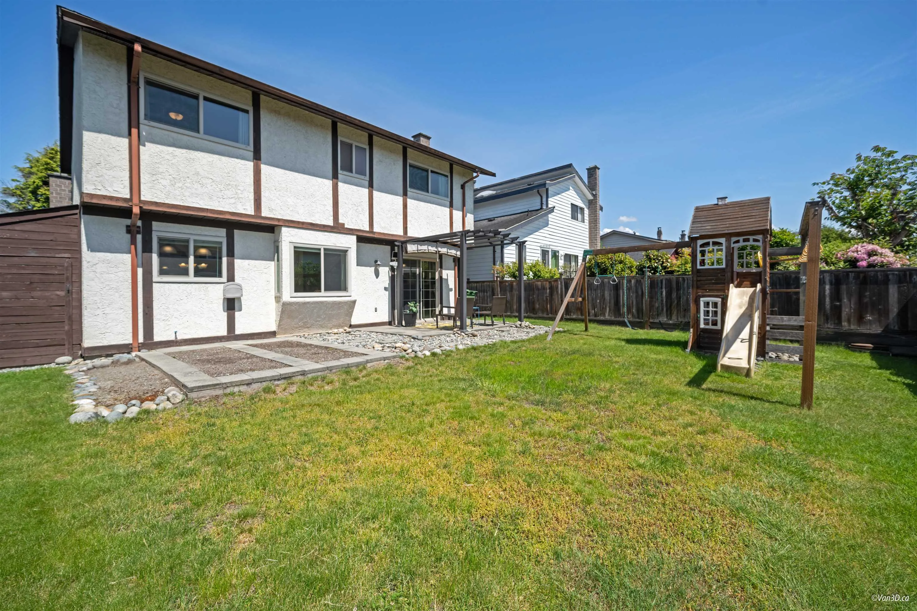 9666 Ashwood Drive