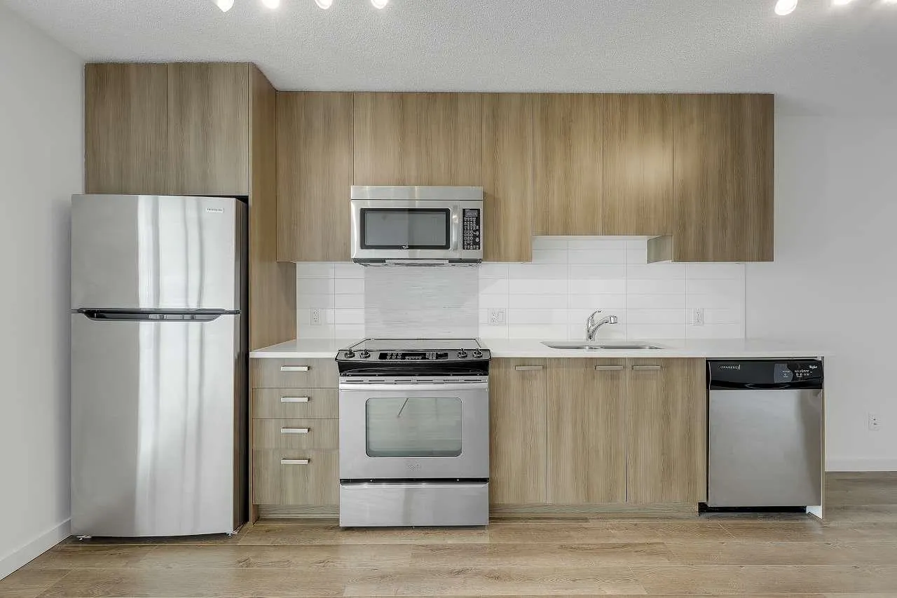 2305 13325 102a Avenue