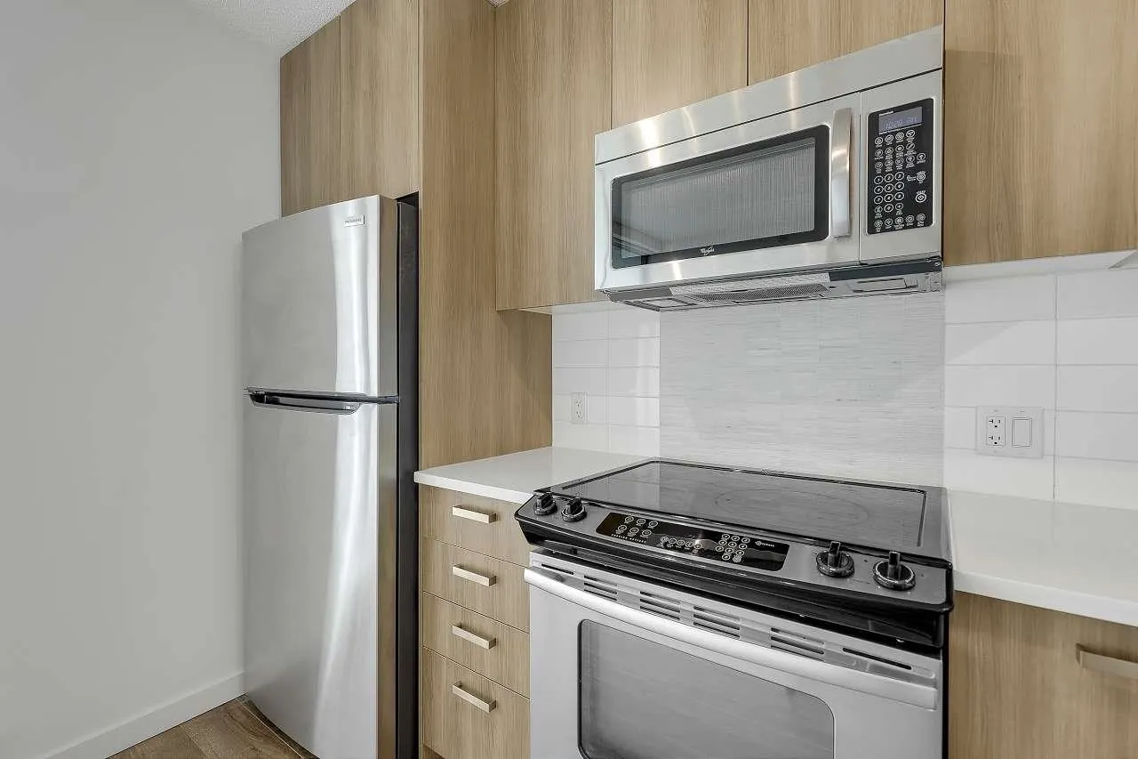 2305 13325 102a Avenue