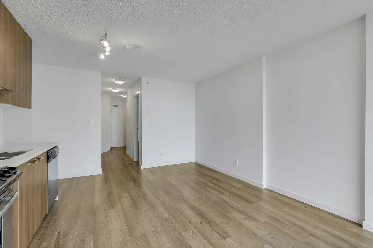 2305 13325 102a Avenue