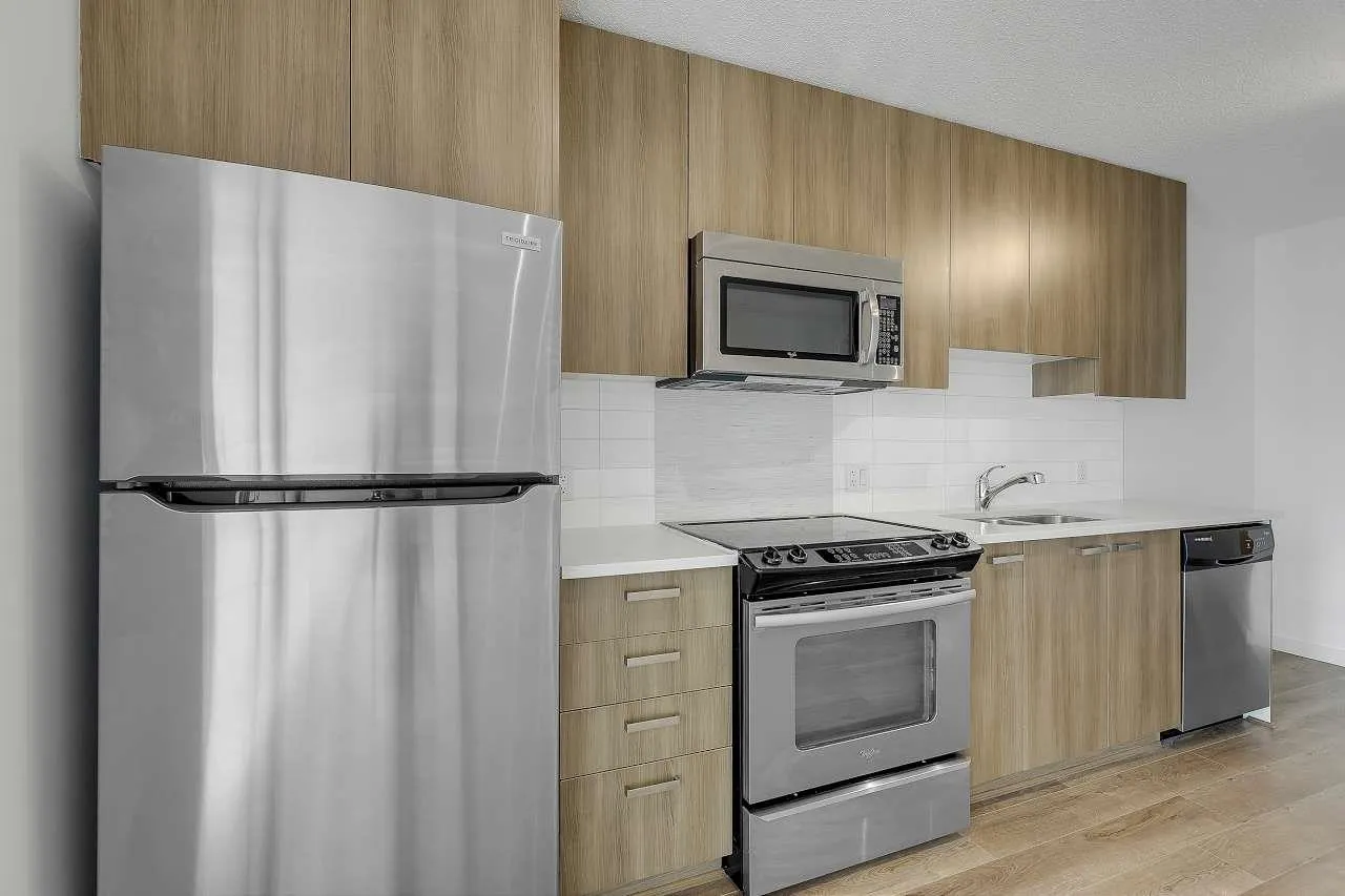 2305 13325 102a Avenue