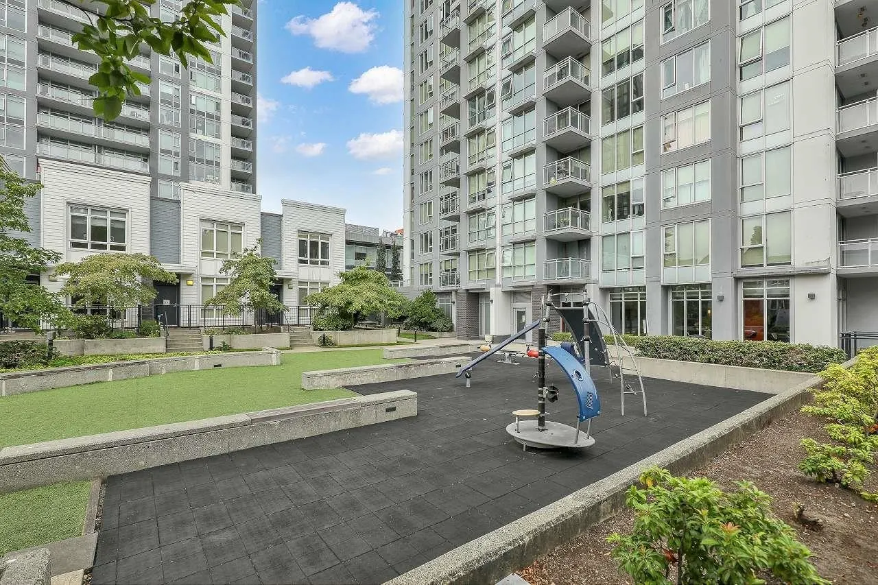 2305 13325 102a Avenue