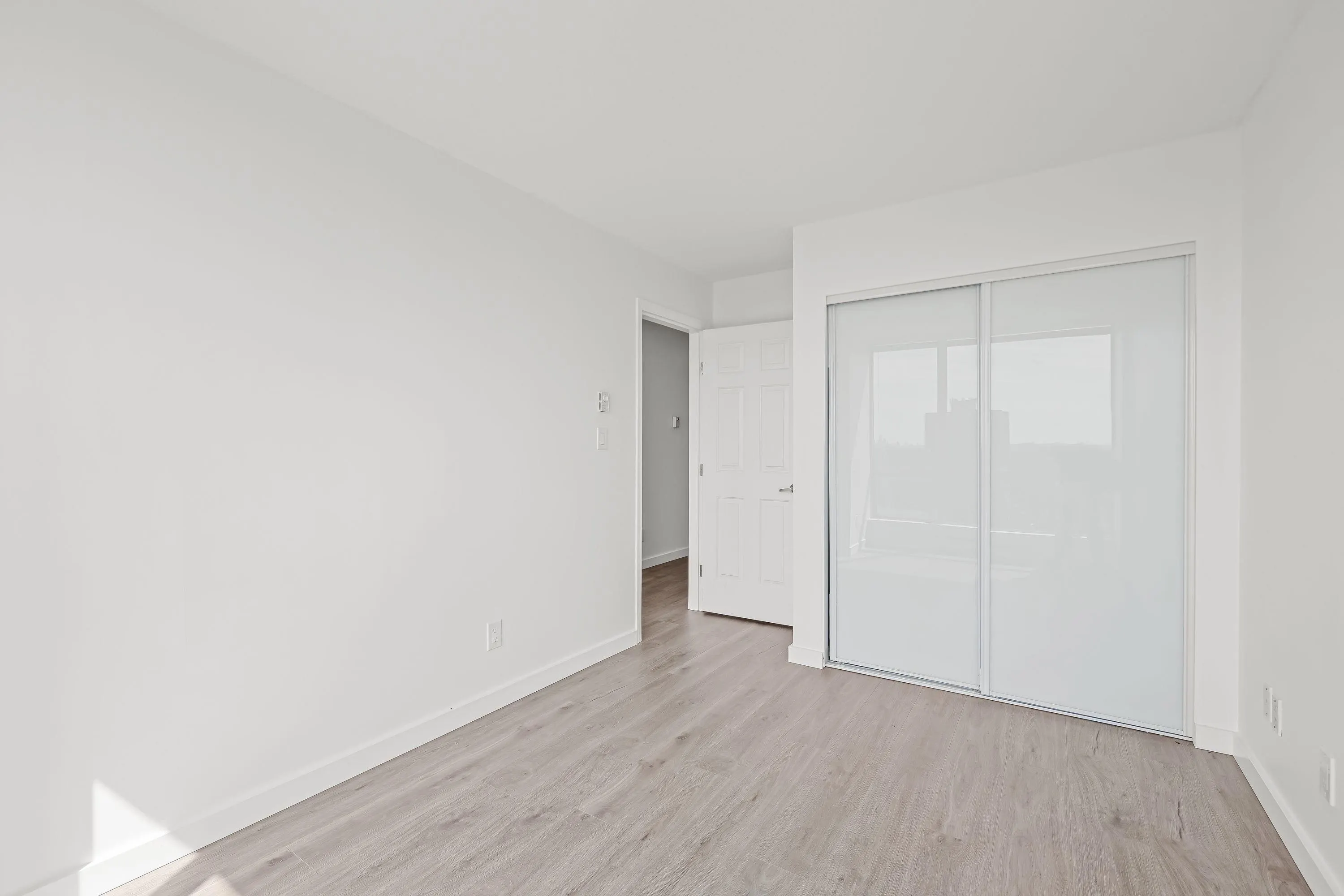 2305 9603 Manchester Drive
