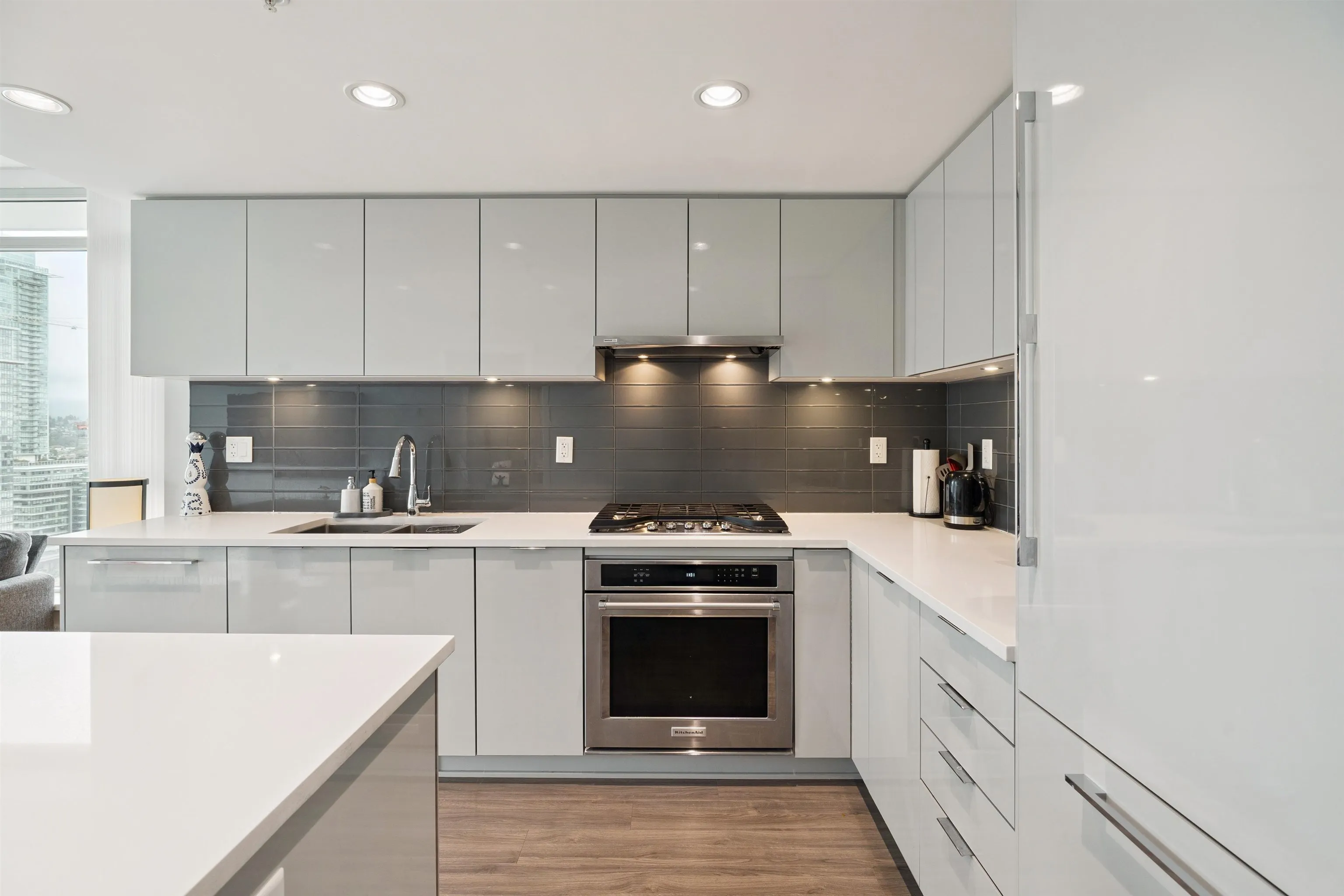 3408 2388 Madison Avenue
