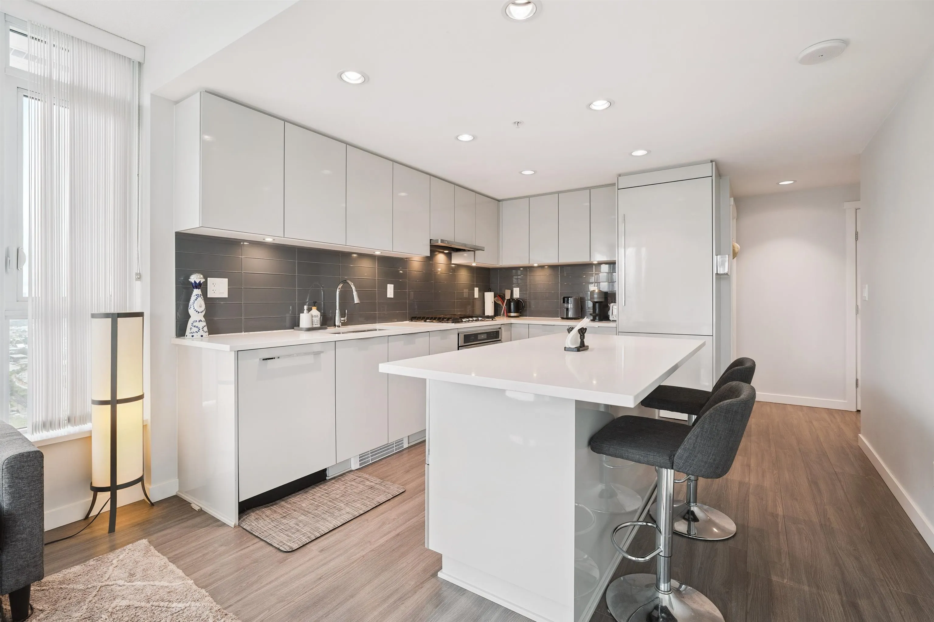 3408 2388 Madison Avenue