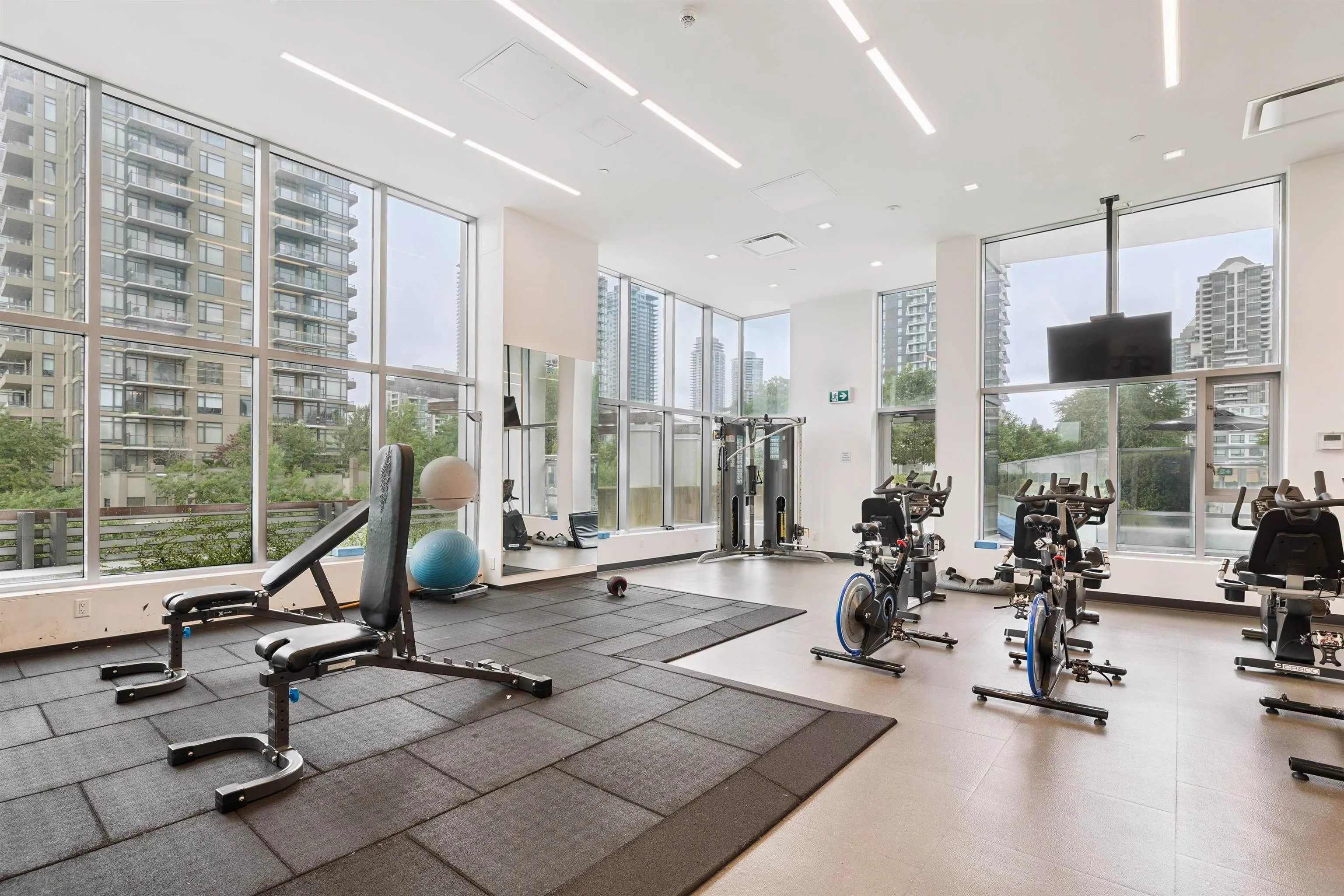 3408 2388 Madison Avenue