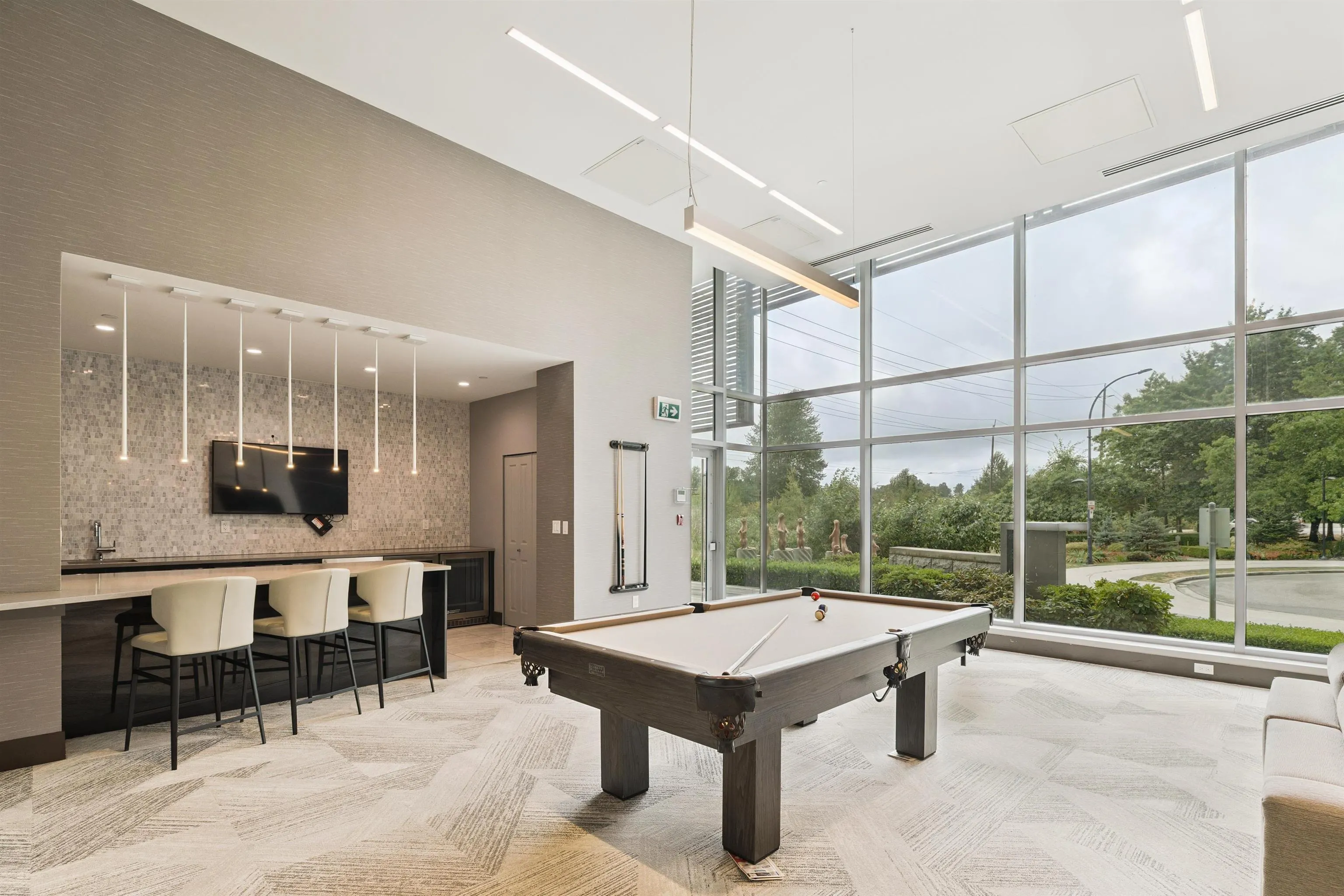 3408 2388 Madison Avenue