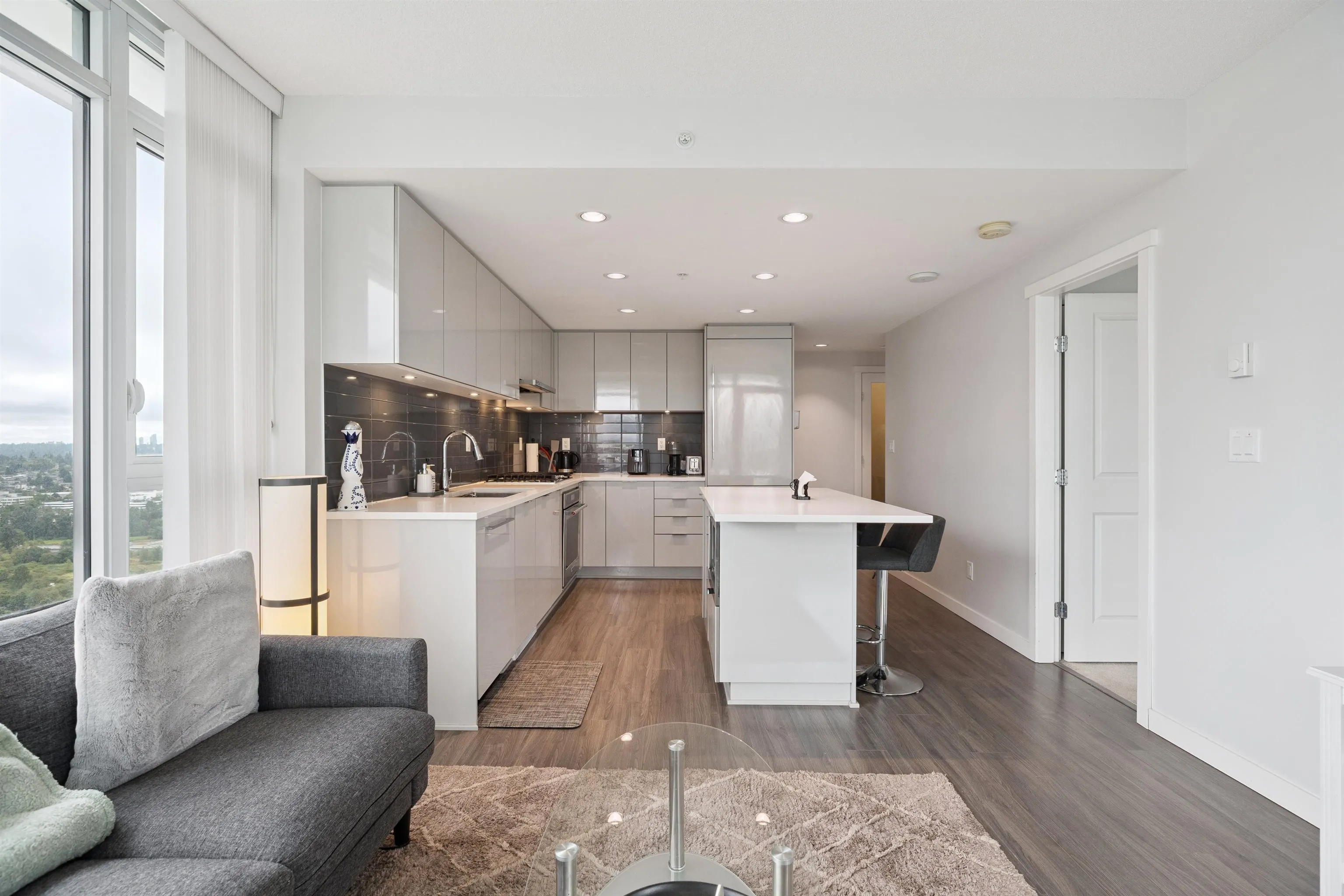 3408 2388 Madison Avenue