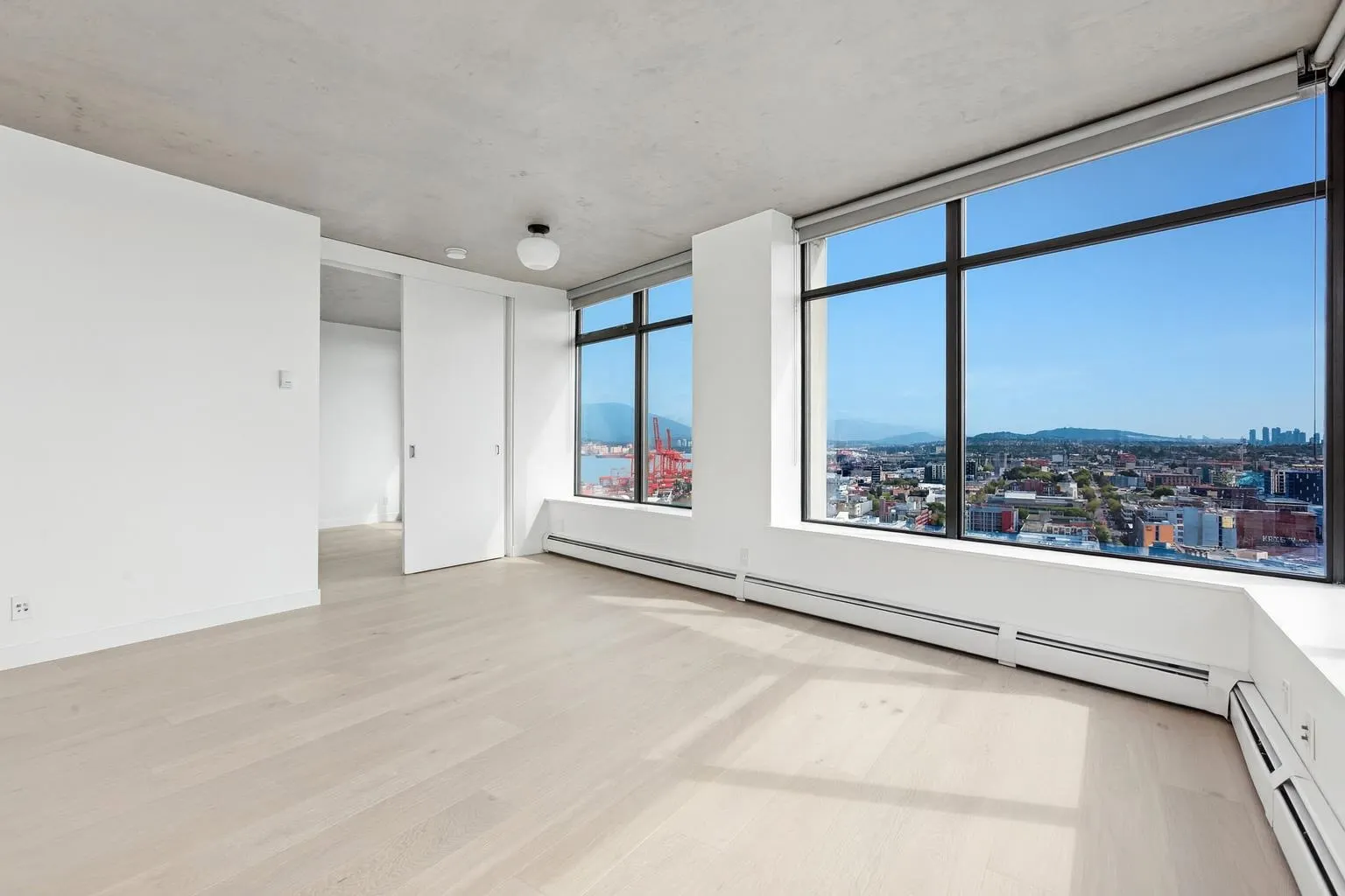 2404 108 W Cordova Street