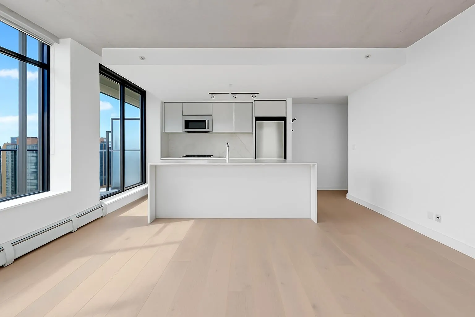 2404 108 W Cordova Street