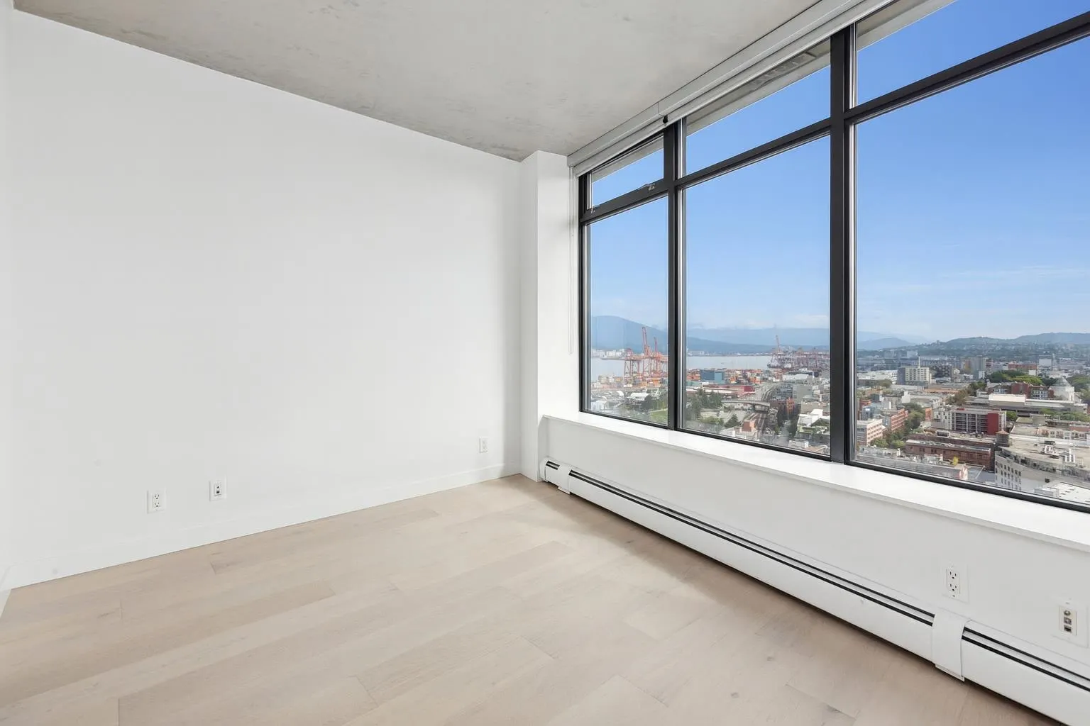 2404 108 W Cordova Street
