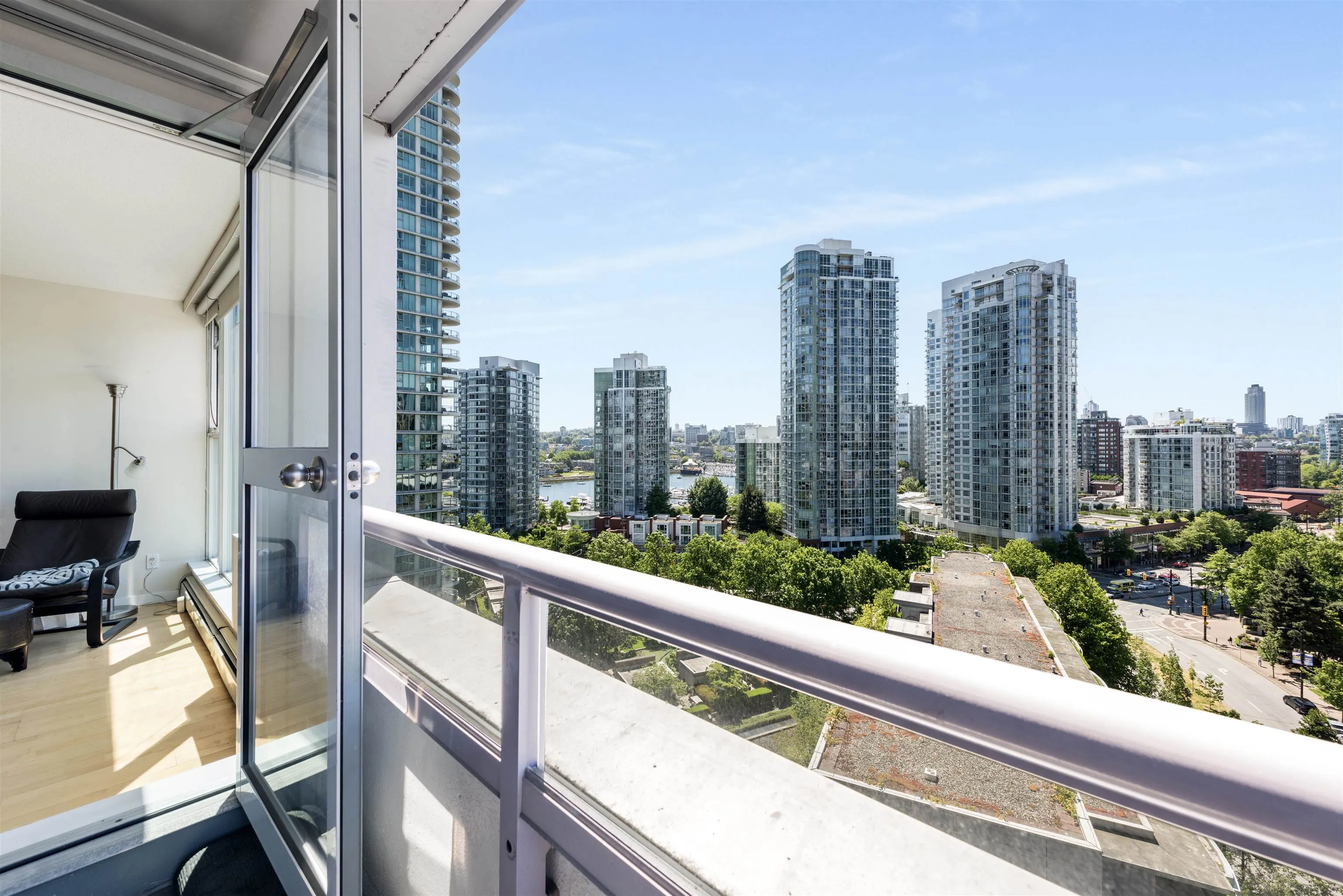 1708 1008 Cambie Street