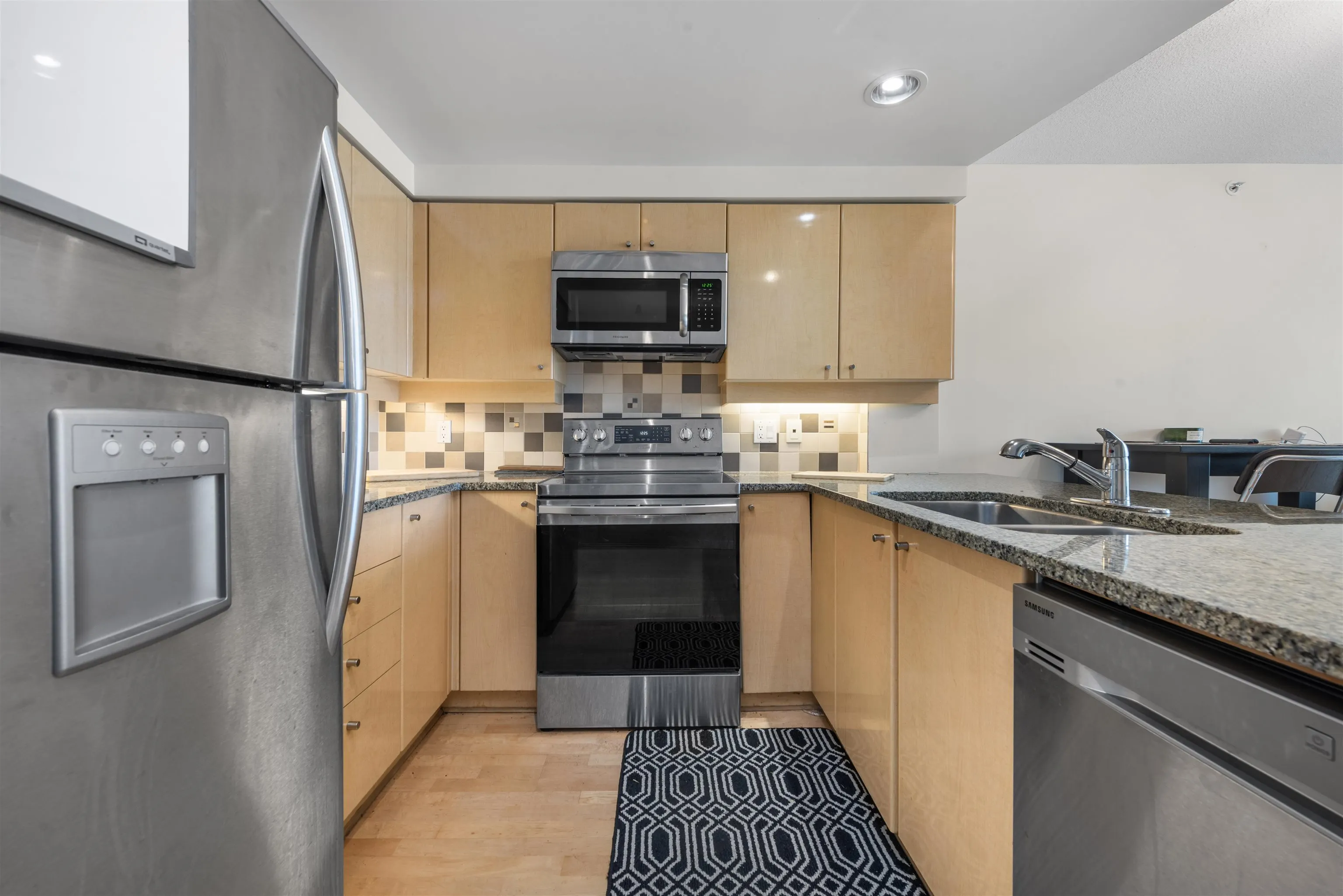 1708 1008 Cambie Street