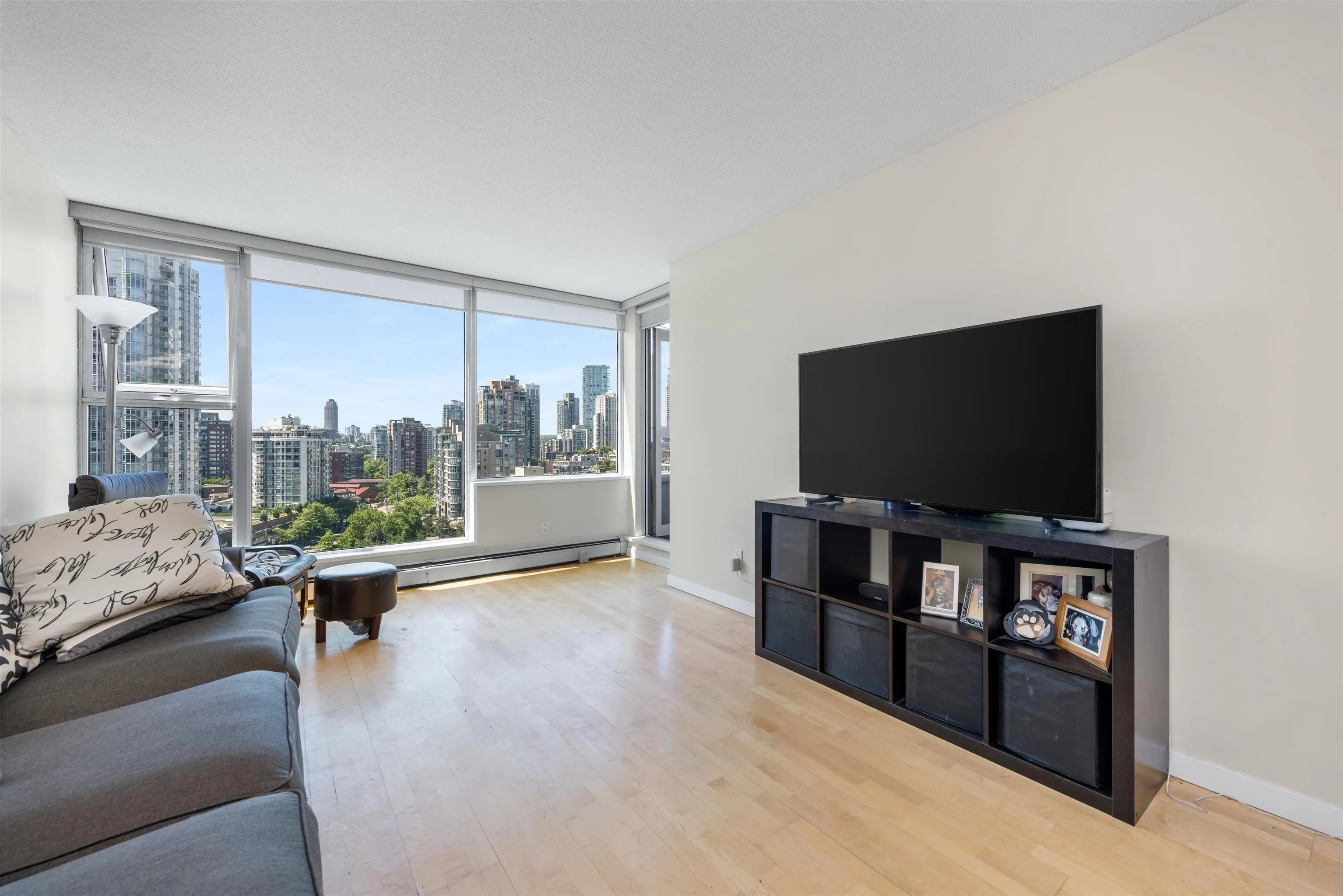 1708 1008 Cambie Street