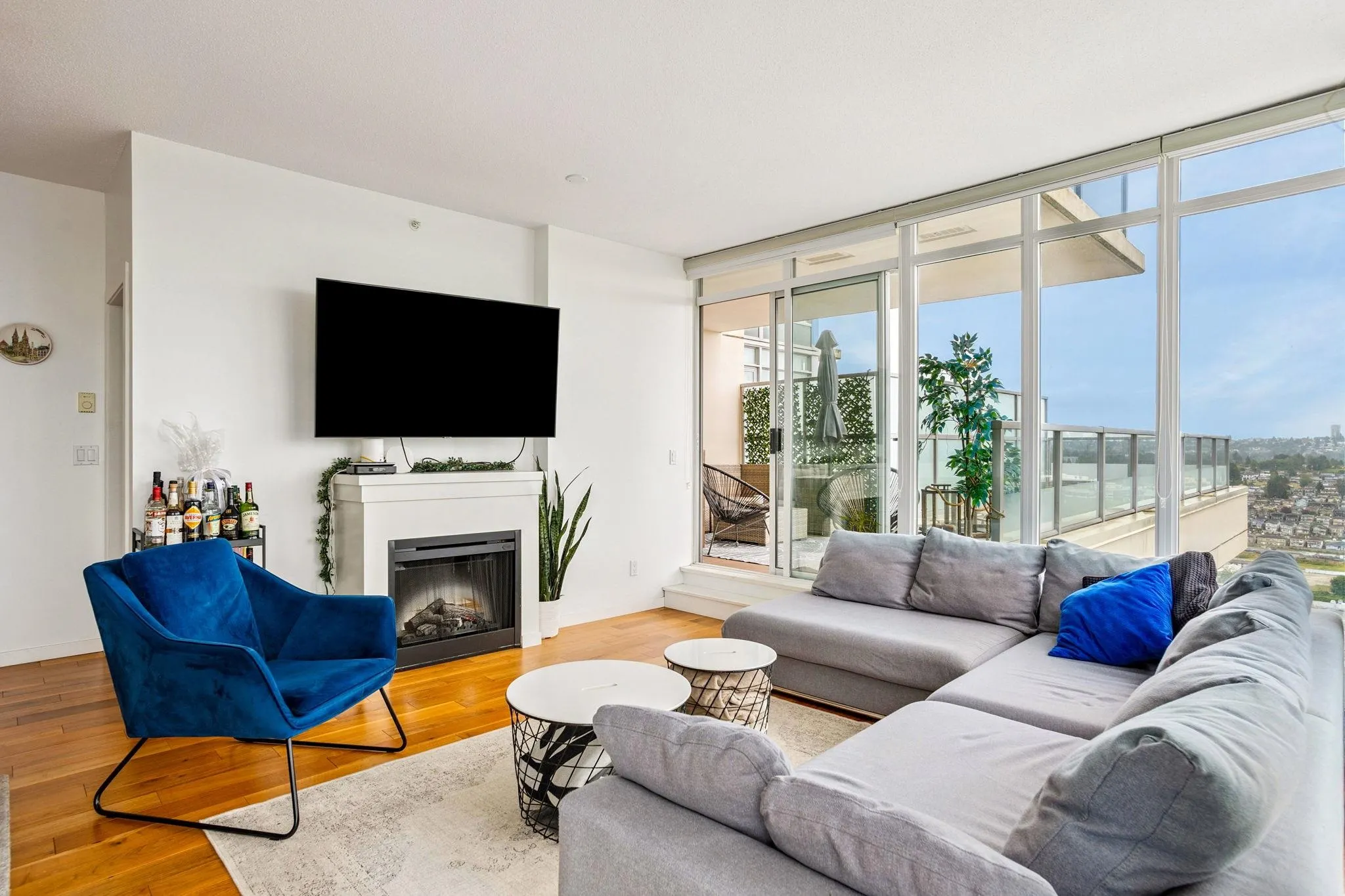 3103 2133 Douglas Road
