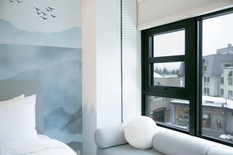 307 4280 Mountain Square