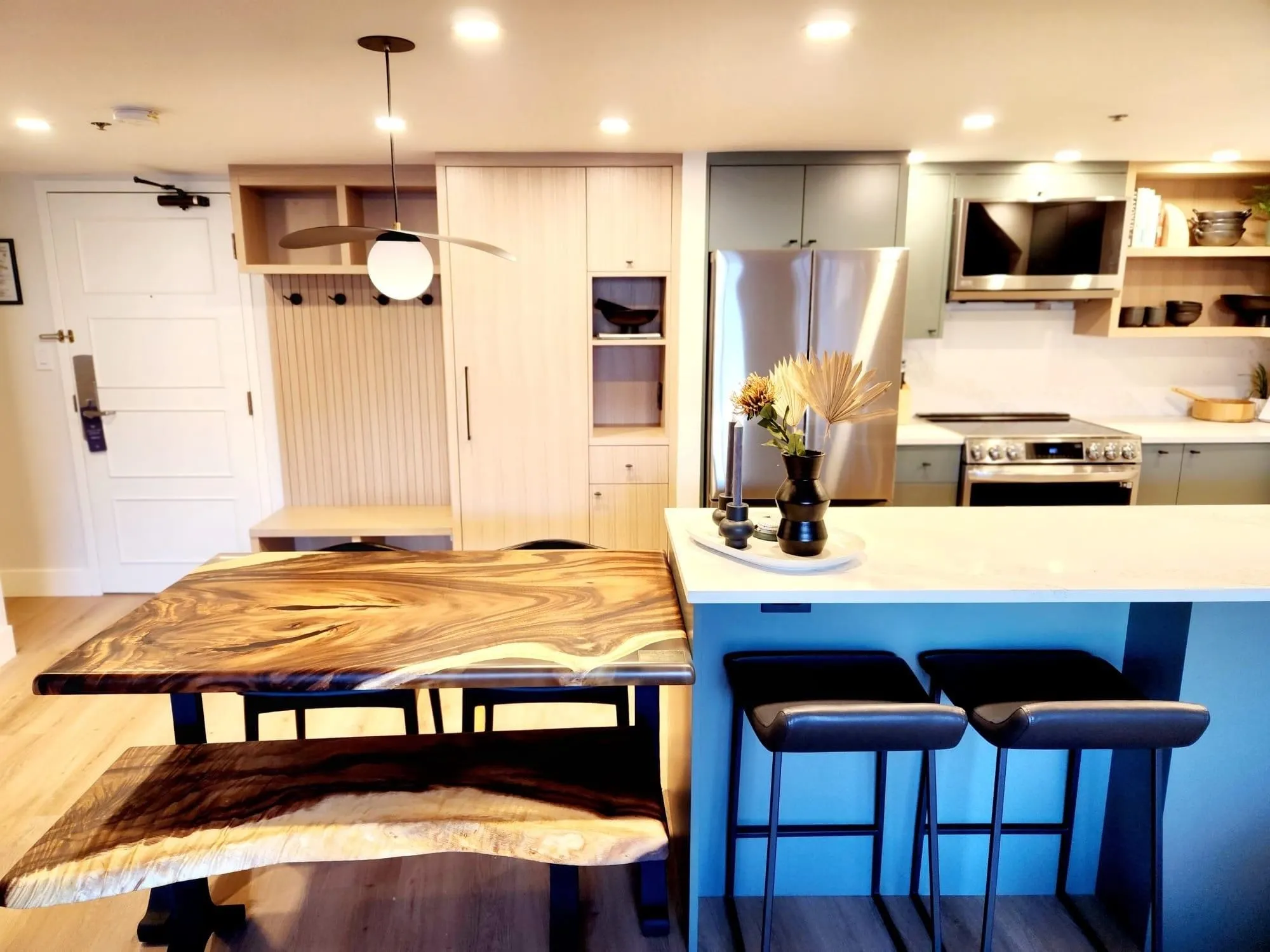 307 4280 Mountain Square