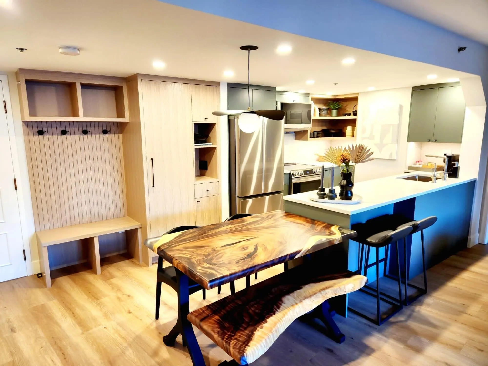307 4280 Mountain Square
