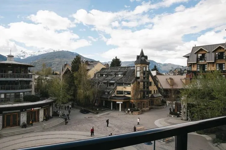 307 4280 Mountain Square