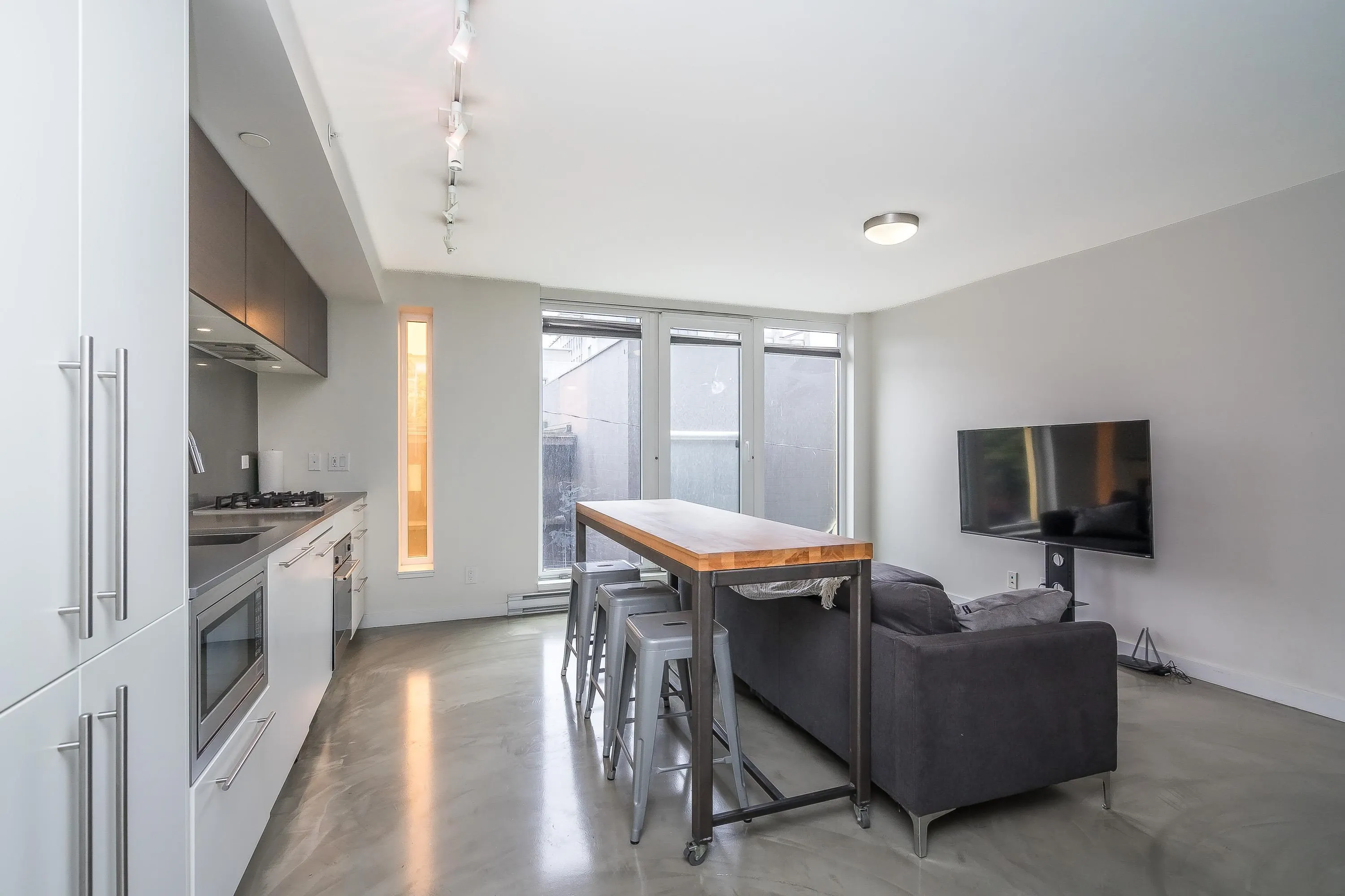 505 150 E Cordova Street