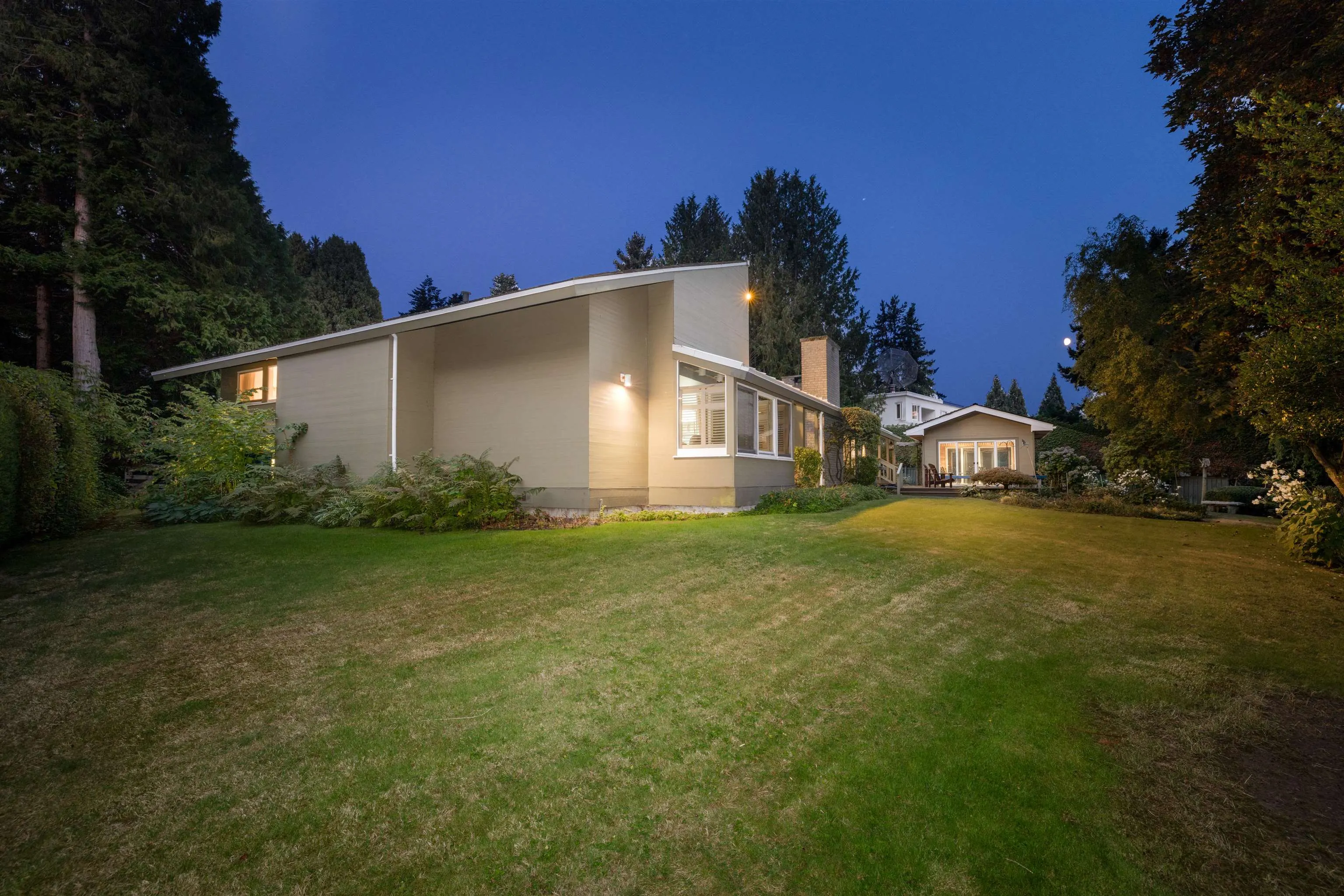 535 English Bluff Road