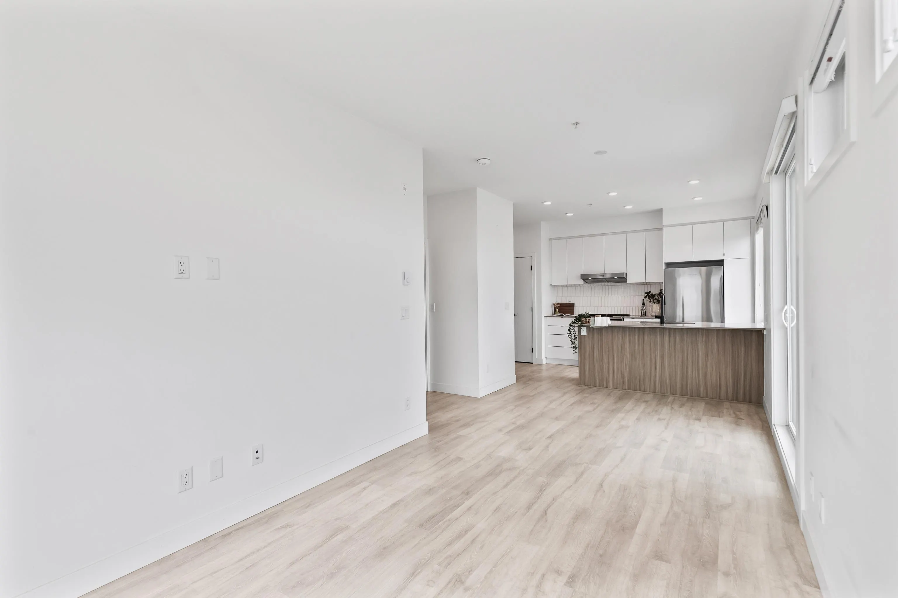 401 32828 Landeau Place