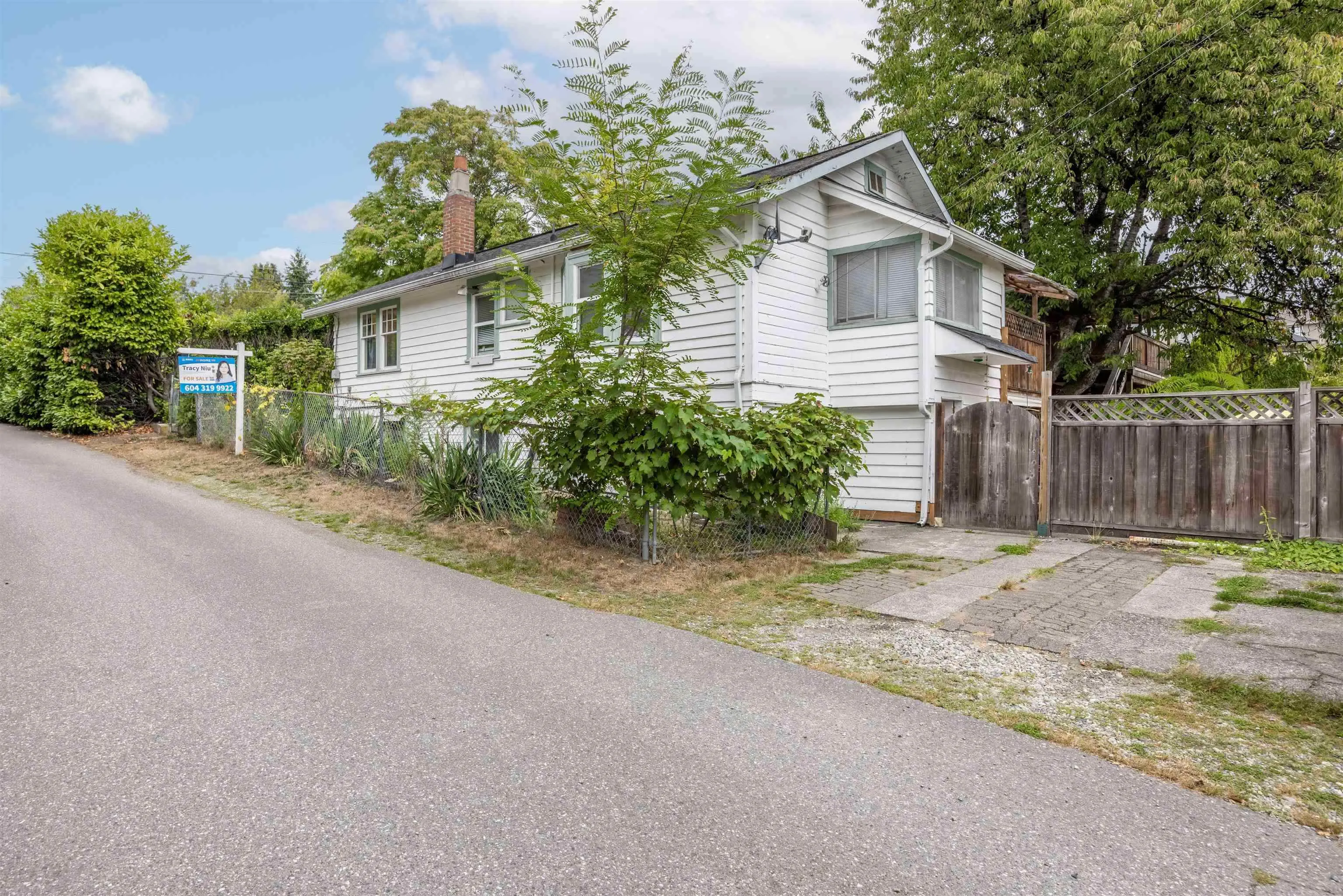 634 Rochester Avenue
