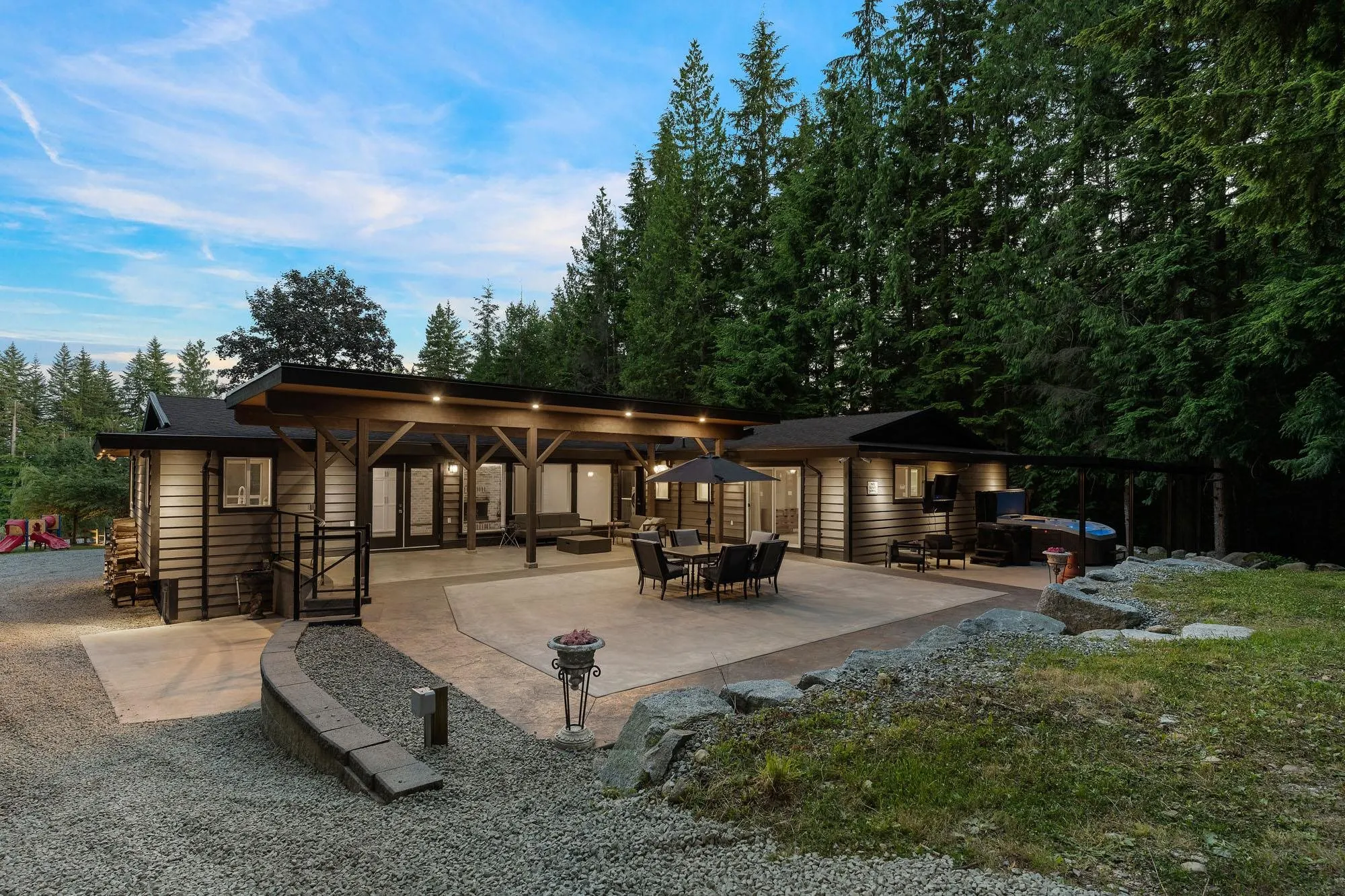 27561 Sayers Crescent