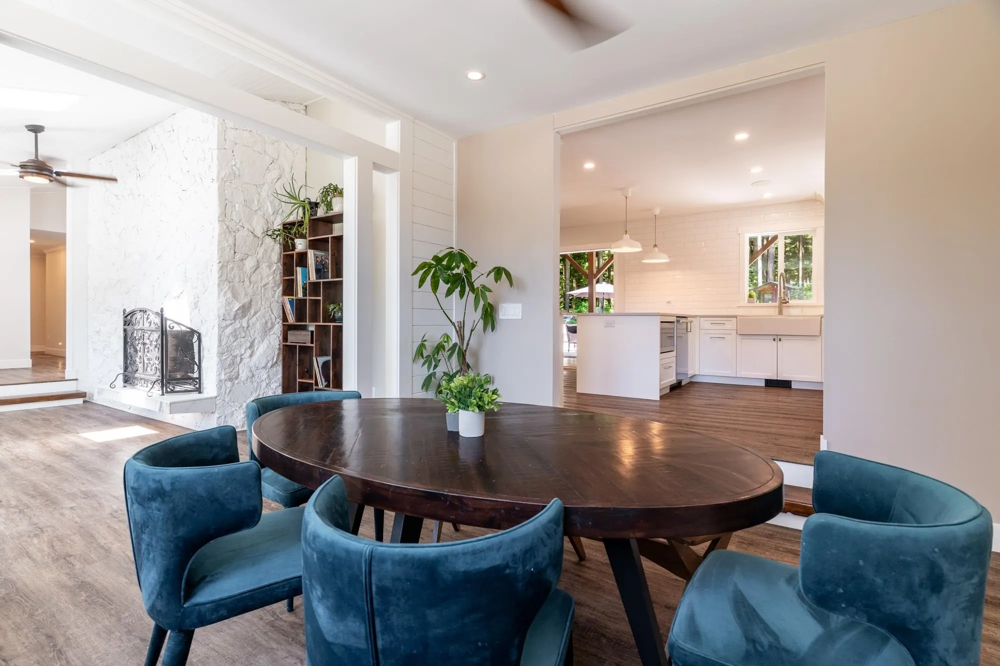 27561 Sayers Crescent