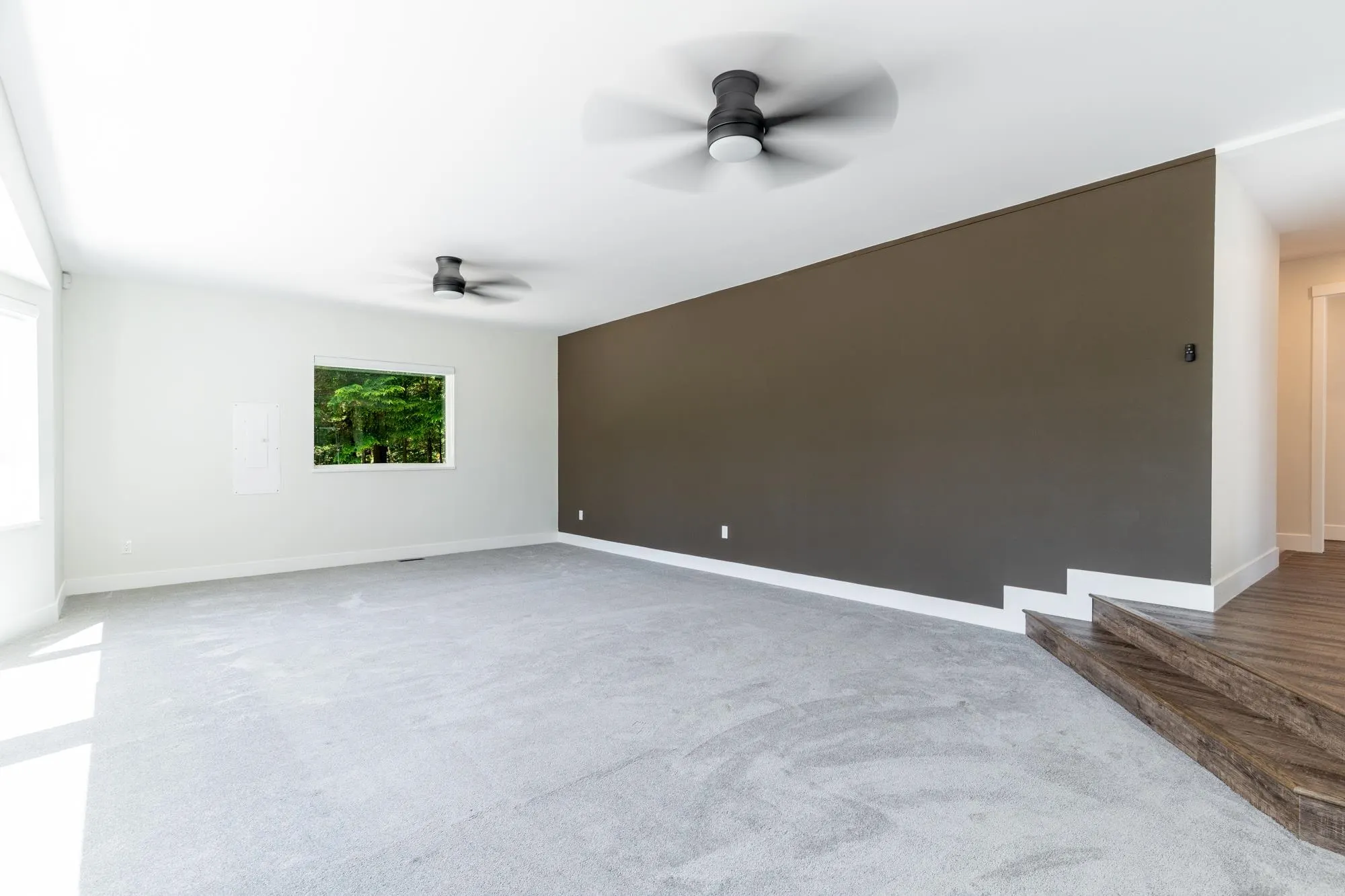 27561 Sayers Crescent