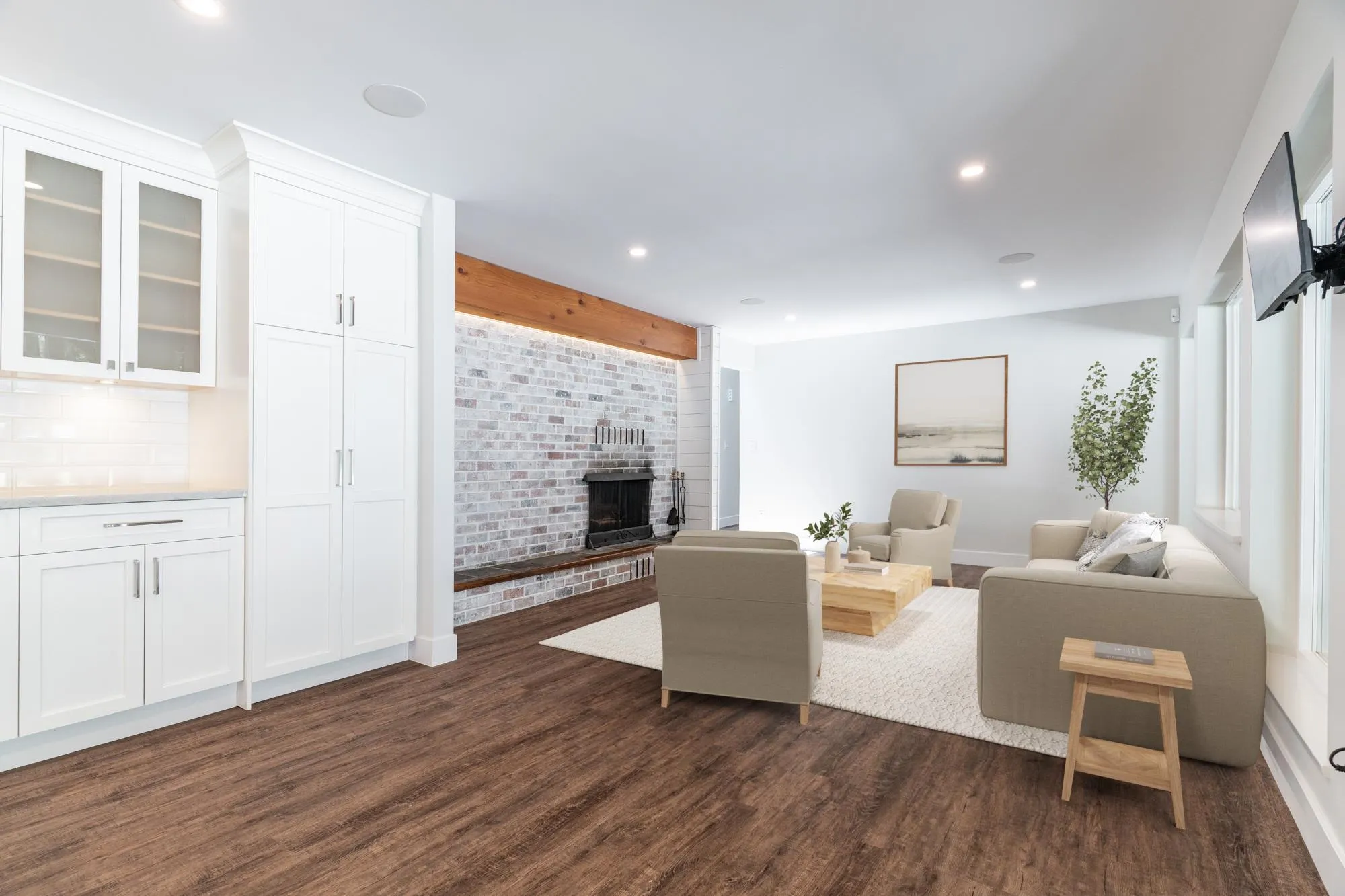 27561 Sayers Crescent