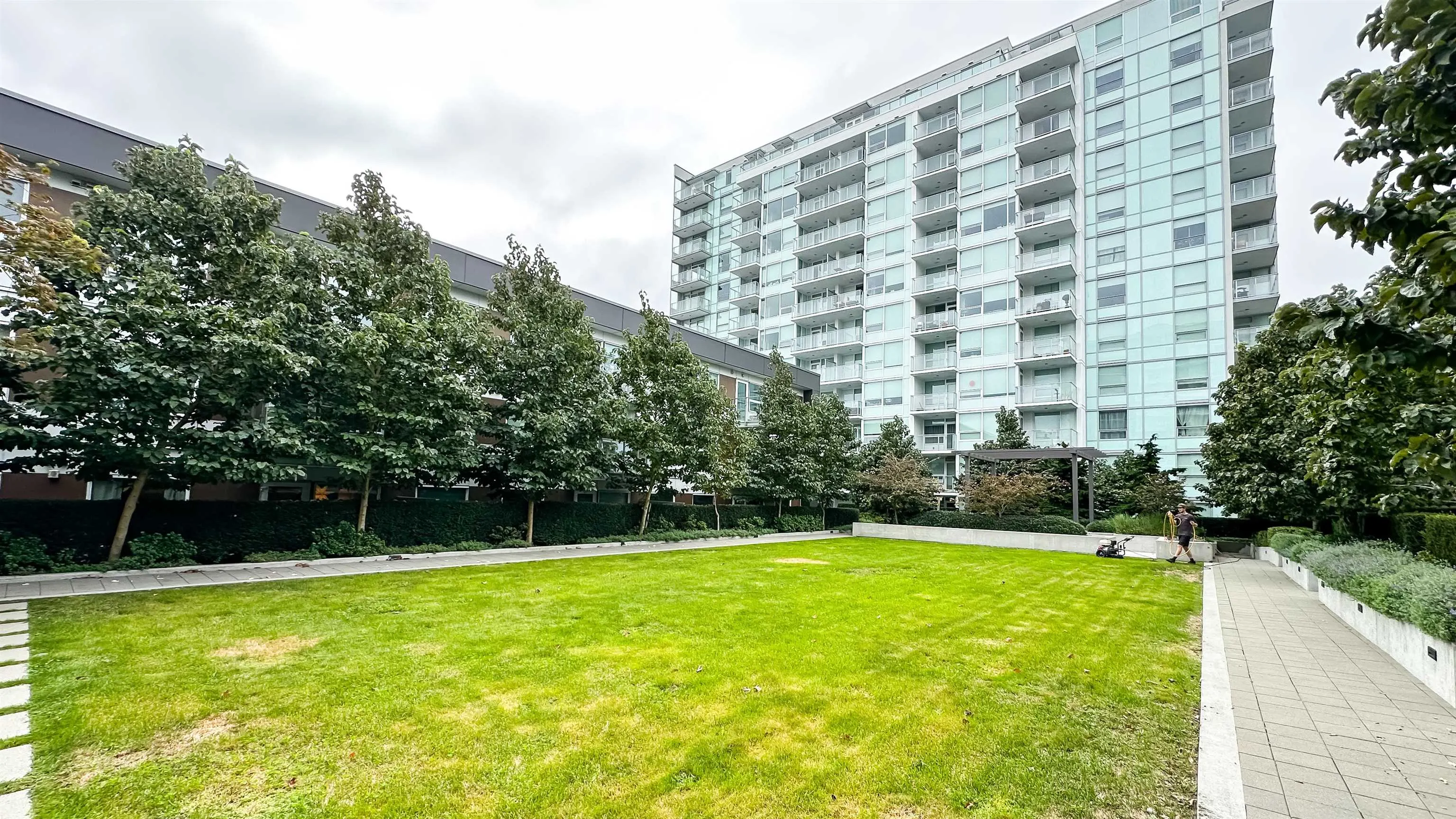 709 6900 Pearson Way