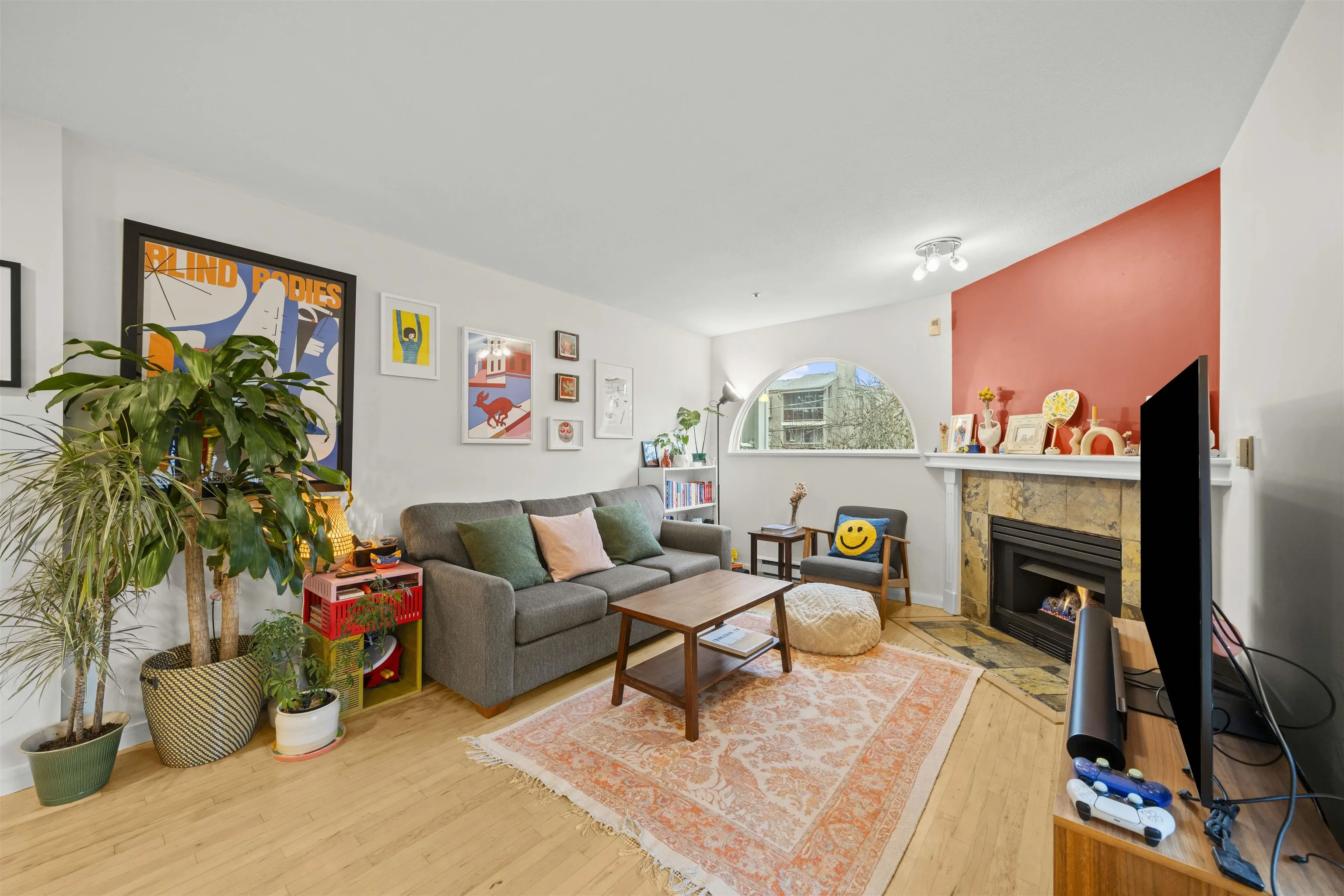 1868 W 8th Avenue