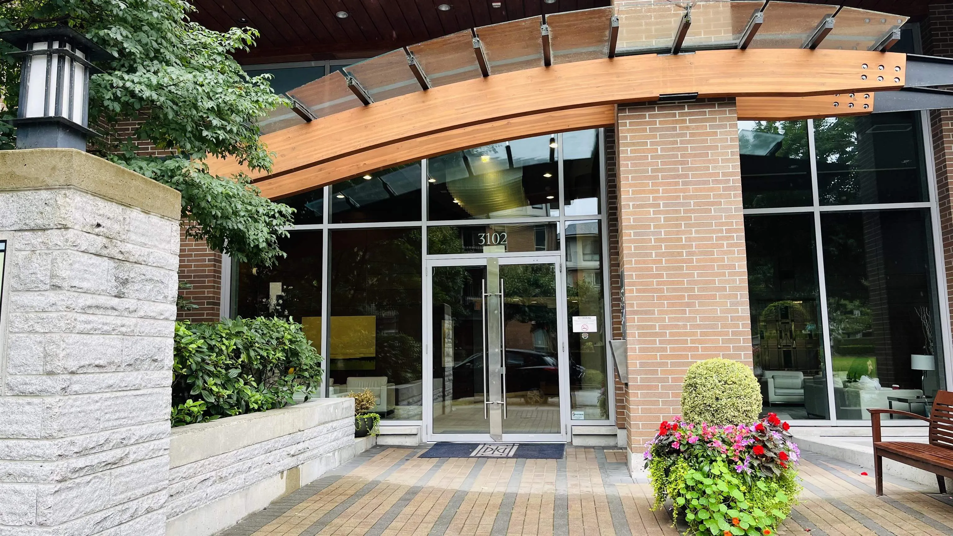 602 3102 Windsor Gate