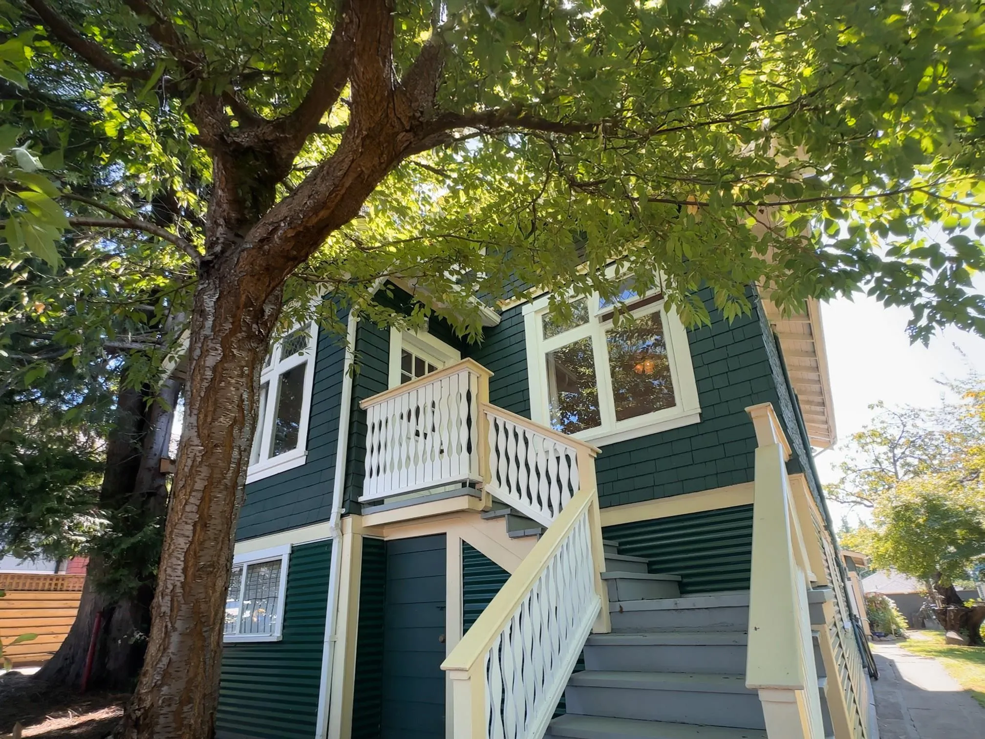 3336 E Georgia Street