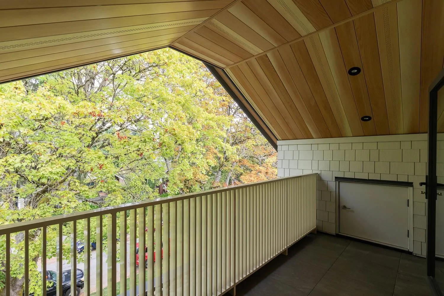 1 3186 W 11th Avenue