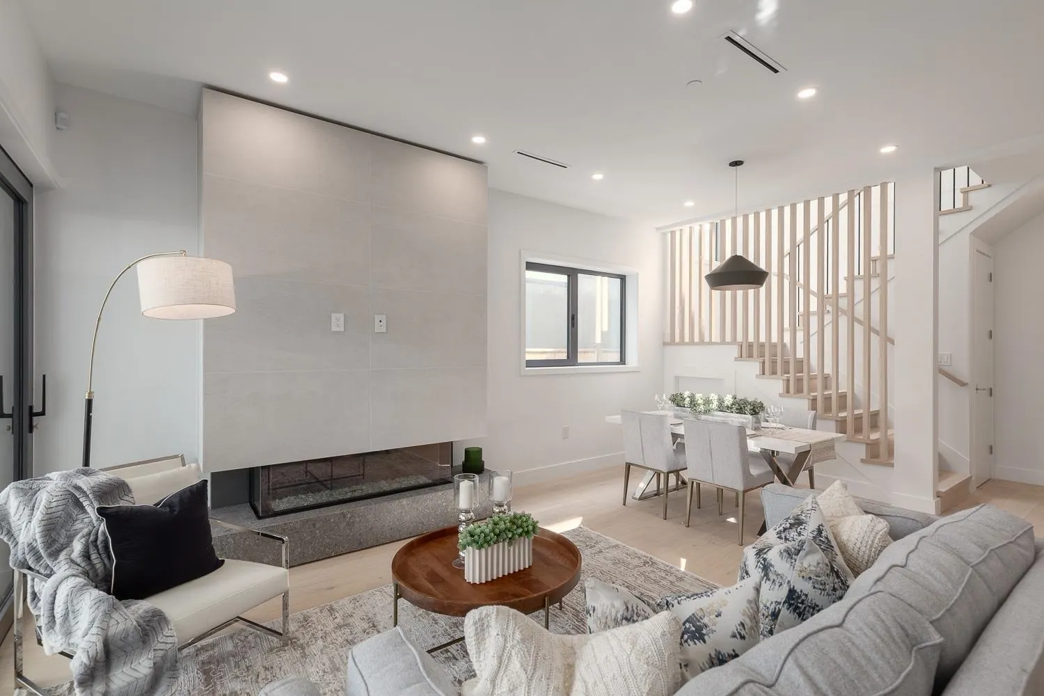 1 3186 W 11th Avenue