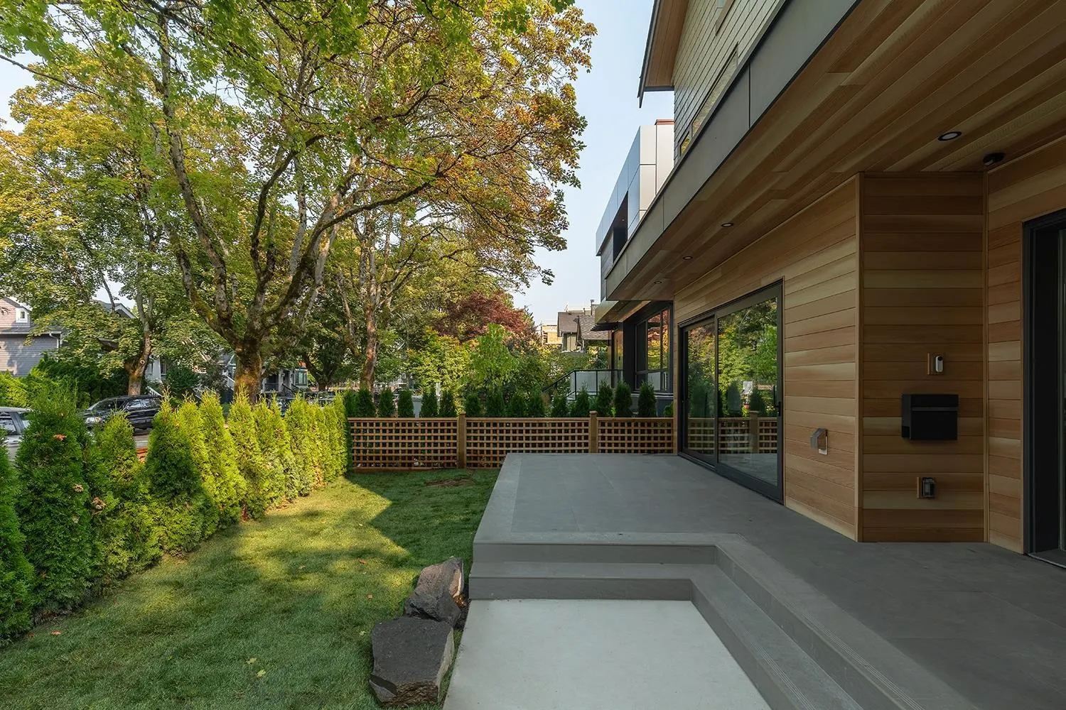 1 3186 W 11th Avenue