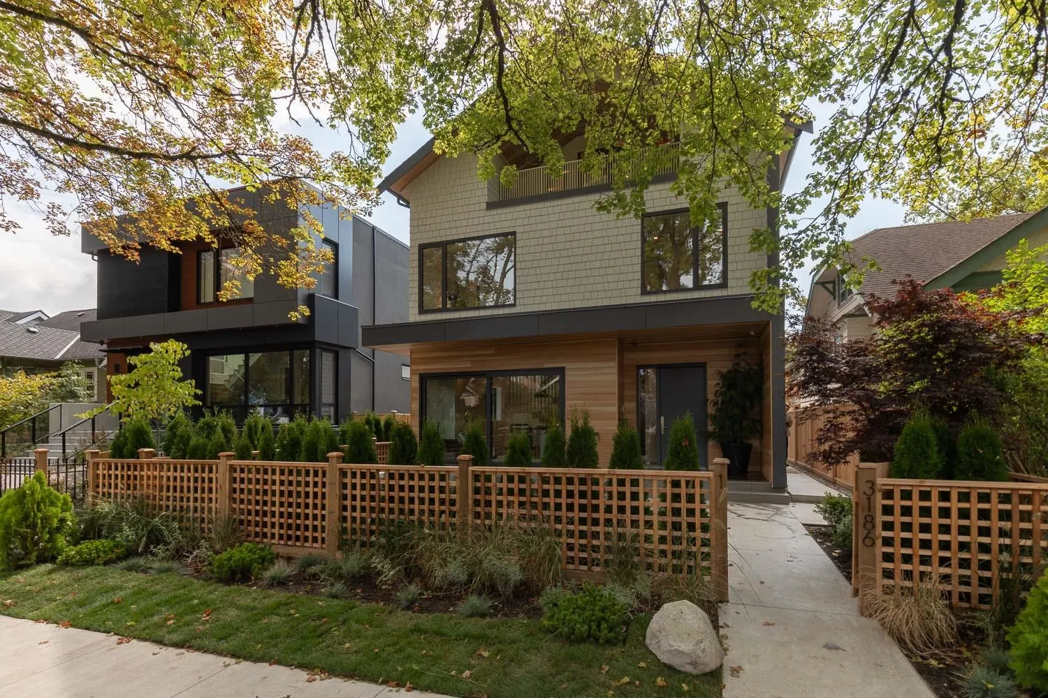 1 3186 W 11th Avenue