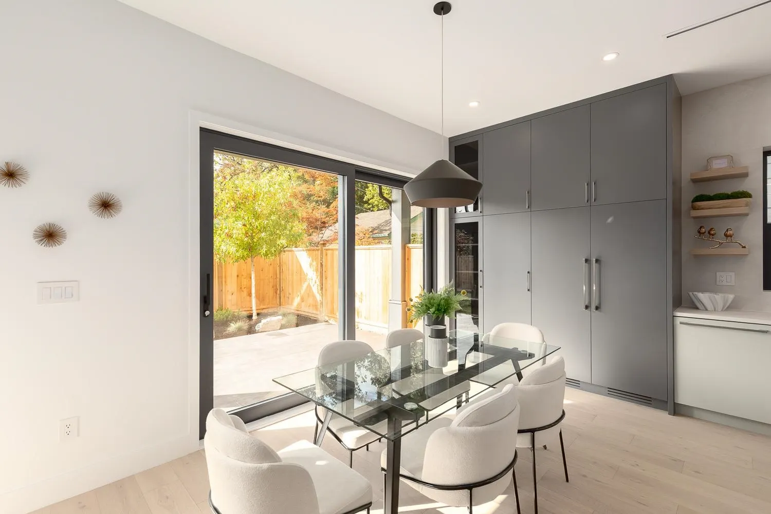 2 3186 W 11th Avenue