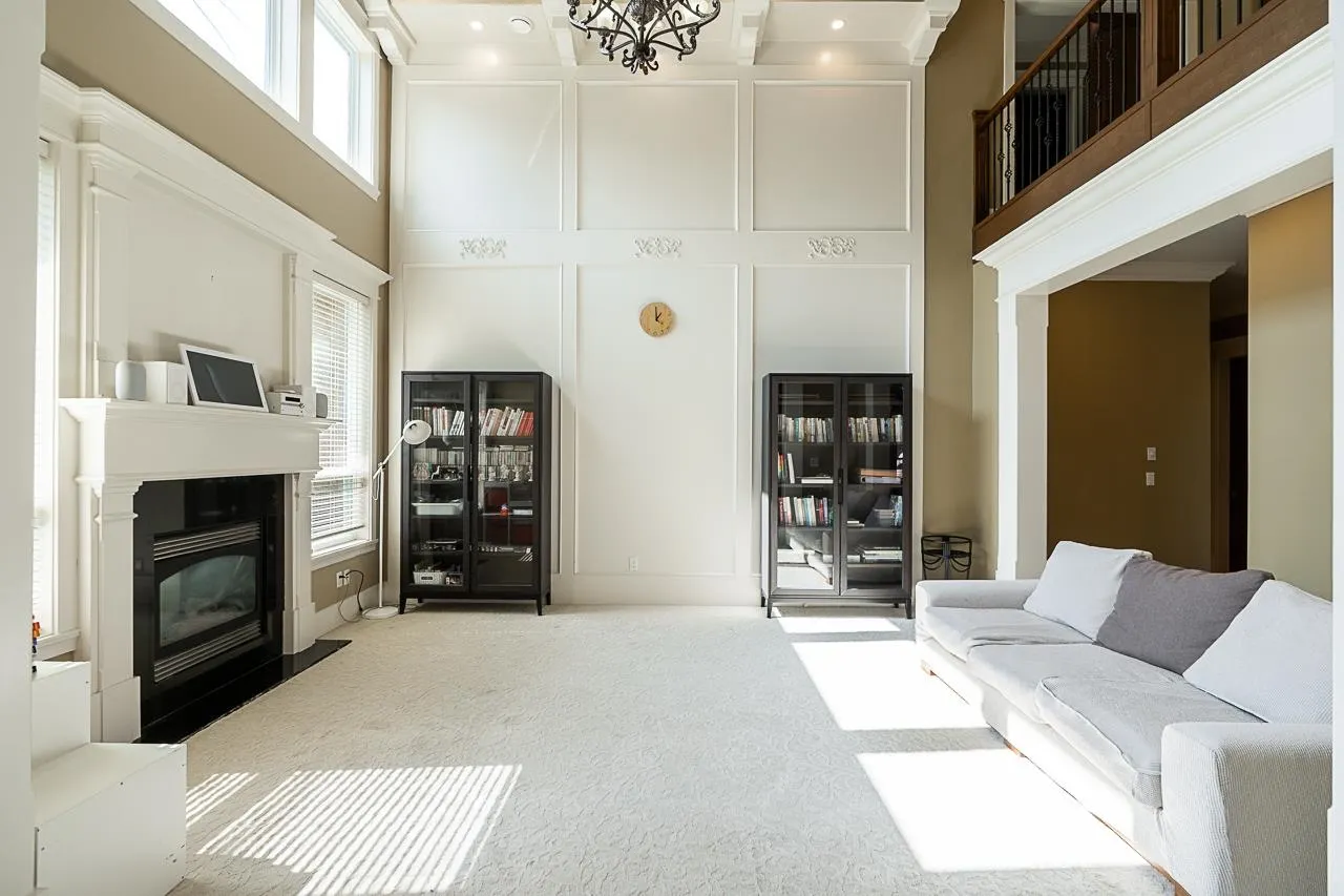 7600 Belair Drive