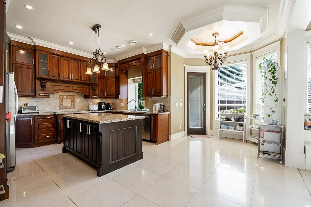 7600 Belair Drive