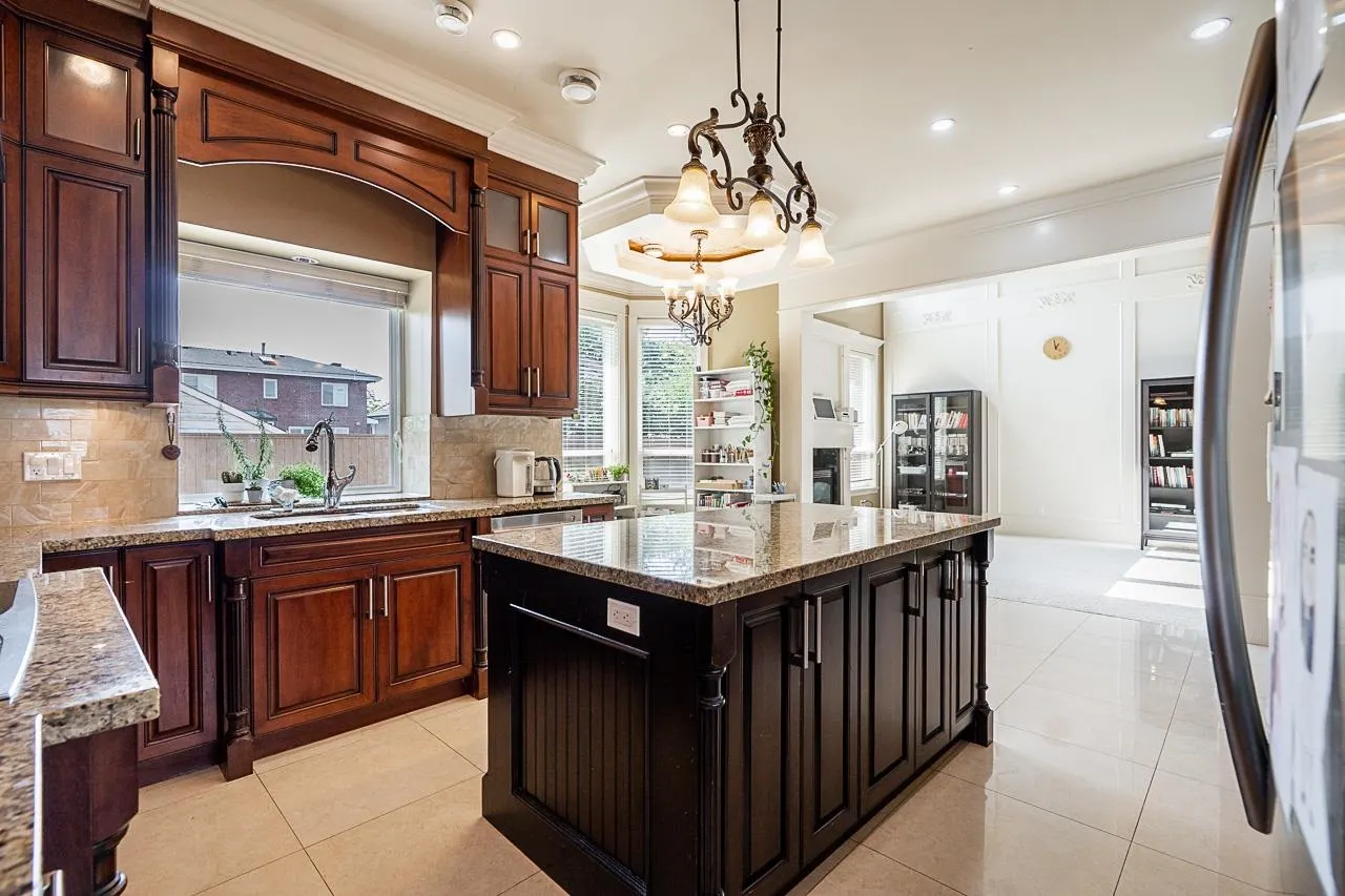 7600 Belair Drive